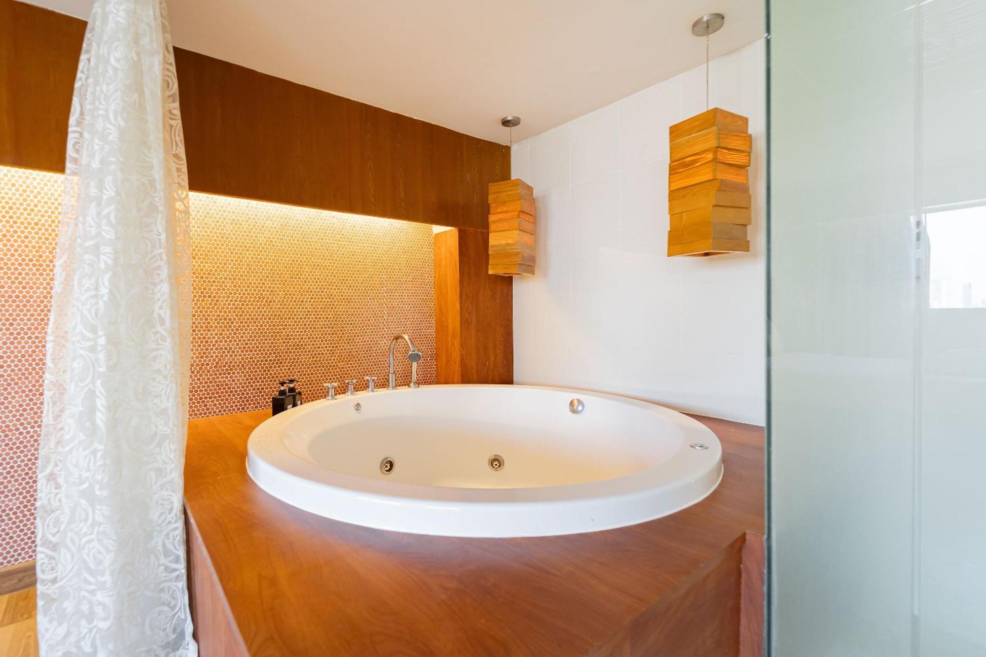 King Suite with Jacuzzi