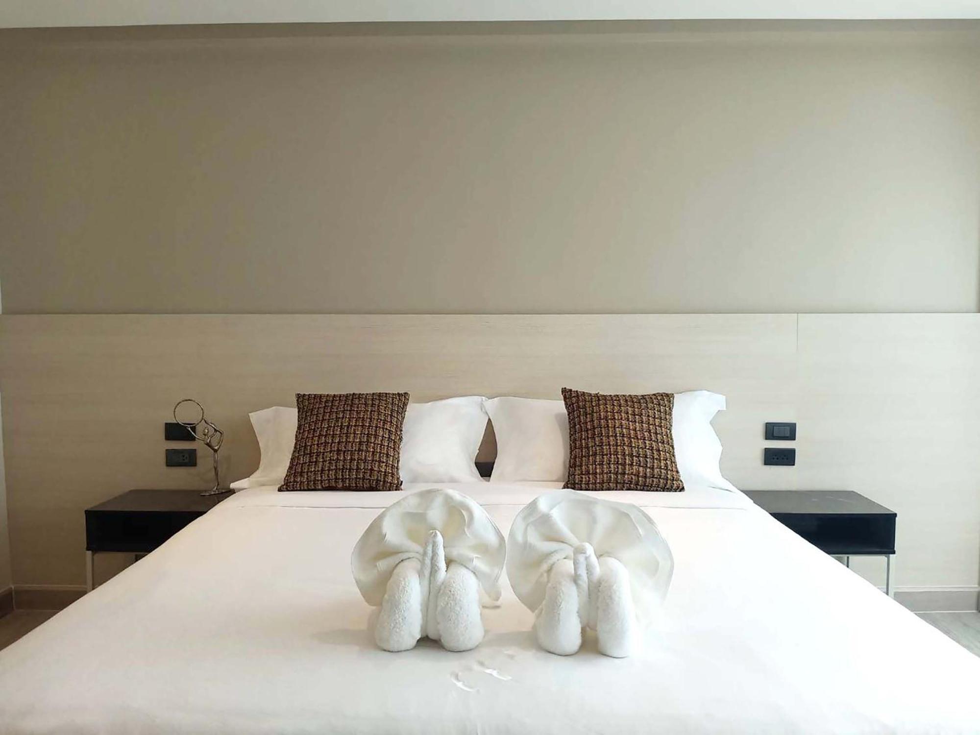 Standard King Room