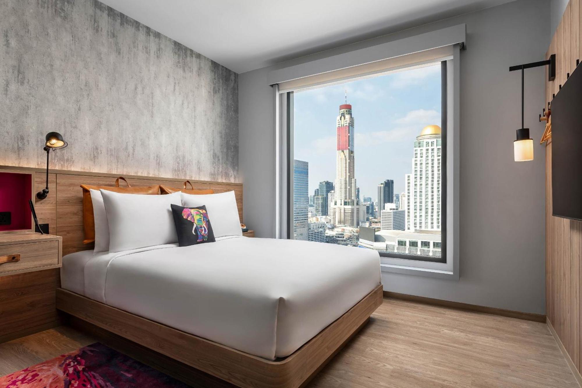 Moxy Skyline Queen Room Skyline View,1639524123:JPEG