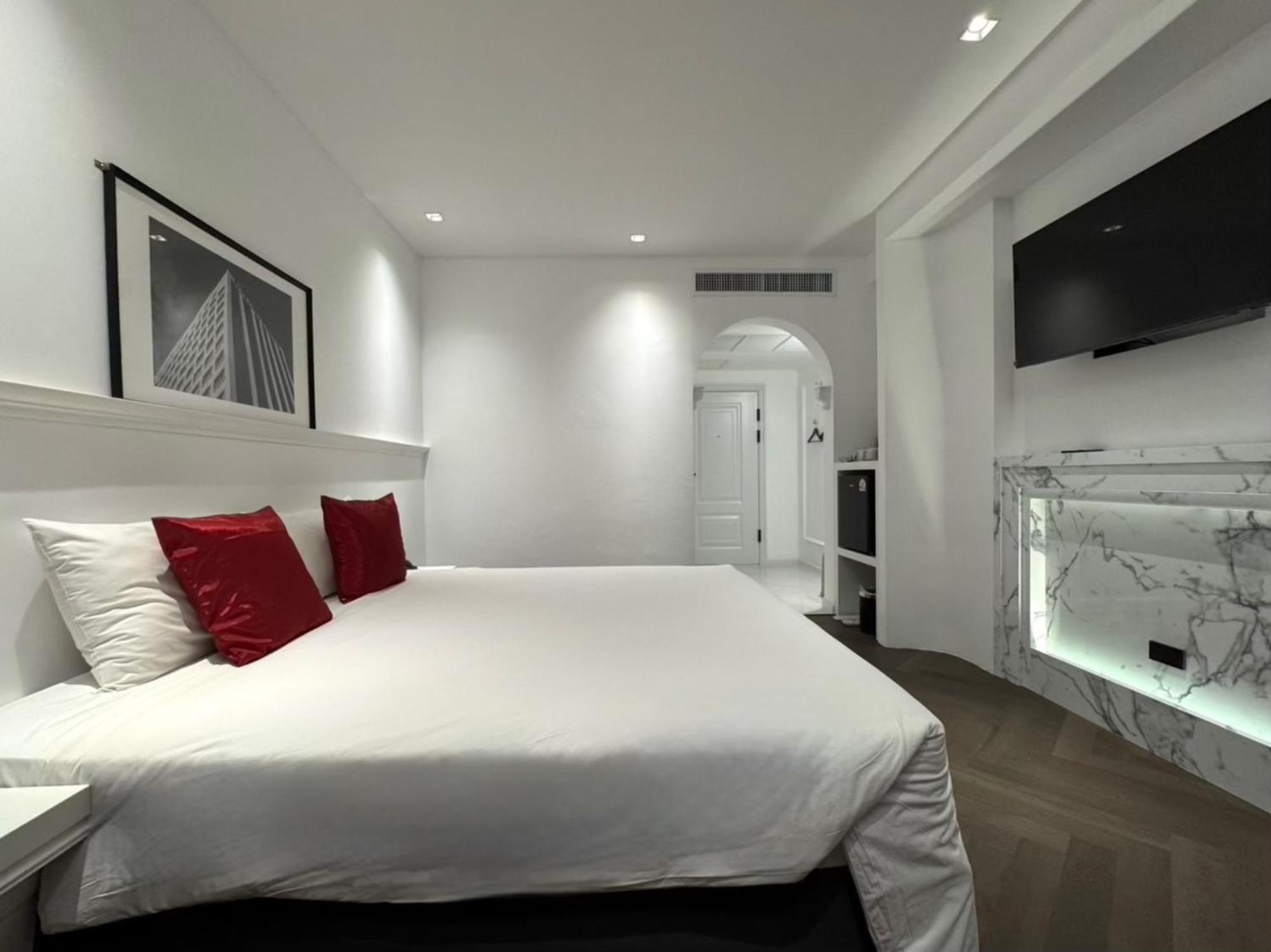 Premium King Room,1639585587:JPEG