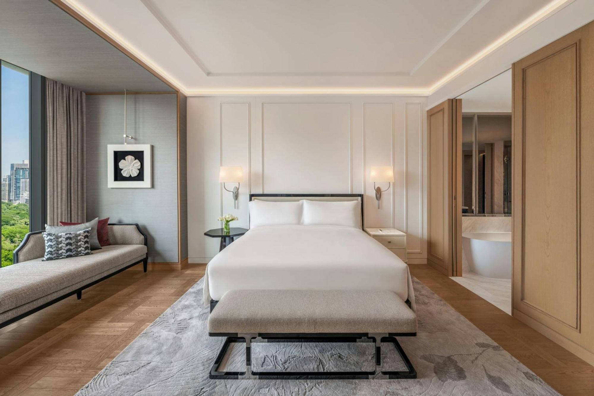 Deluxe King Room Park View
