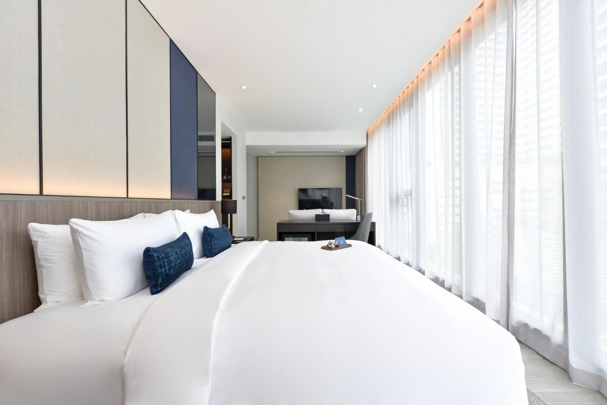 Deluxe Double Room Bath