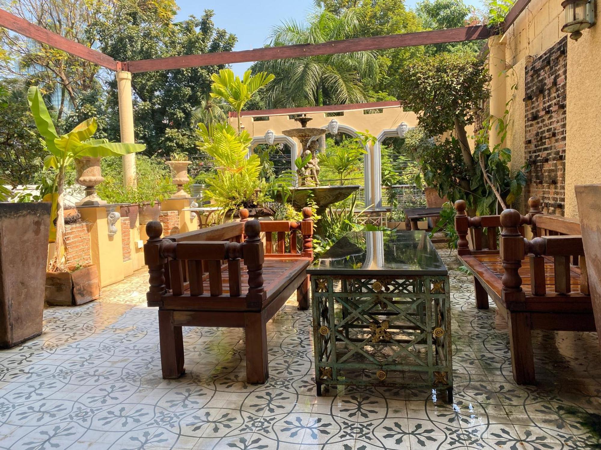 King Room Garden View