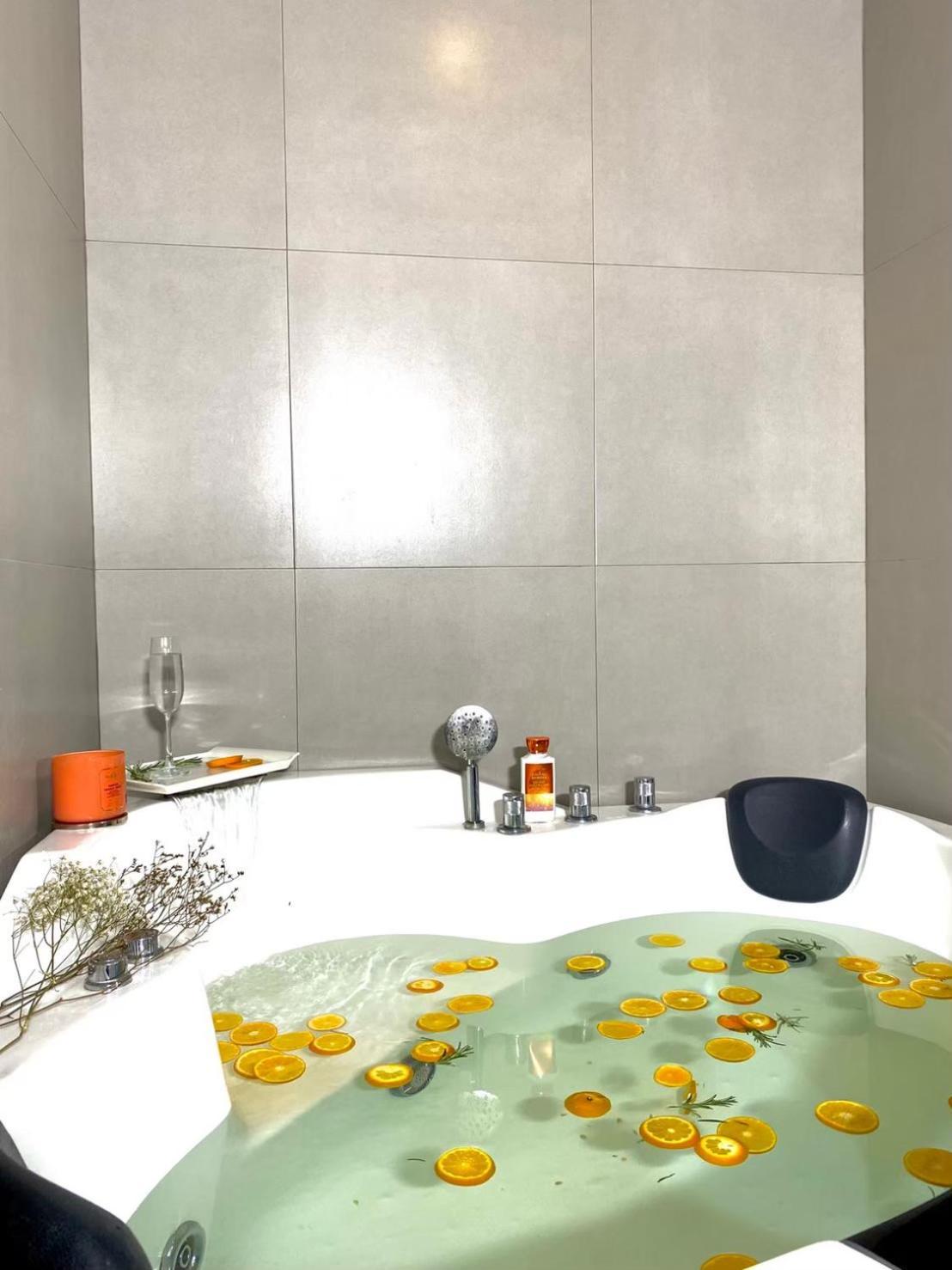 Deluxe Double Room Bath