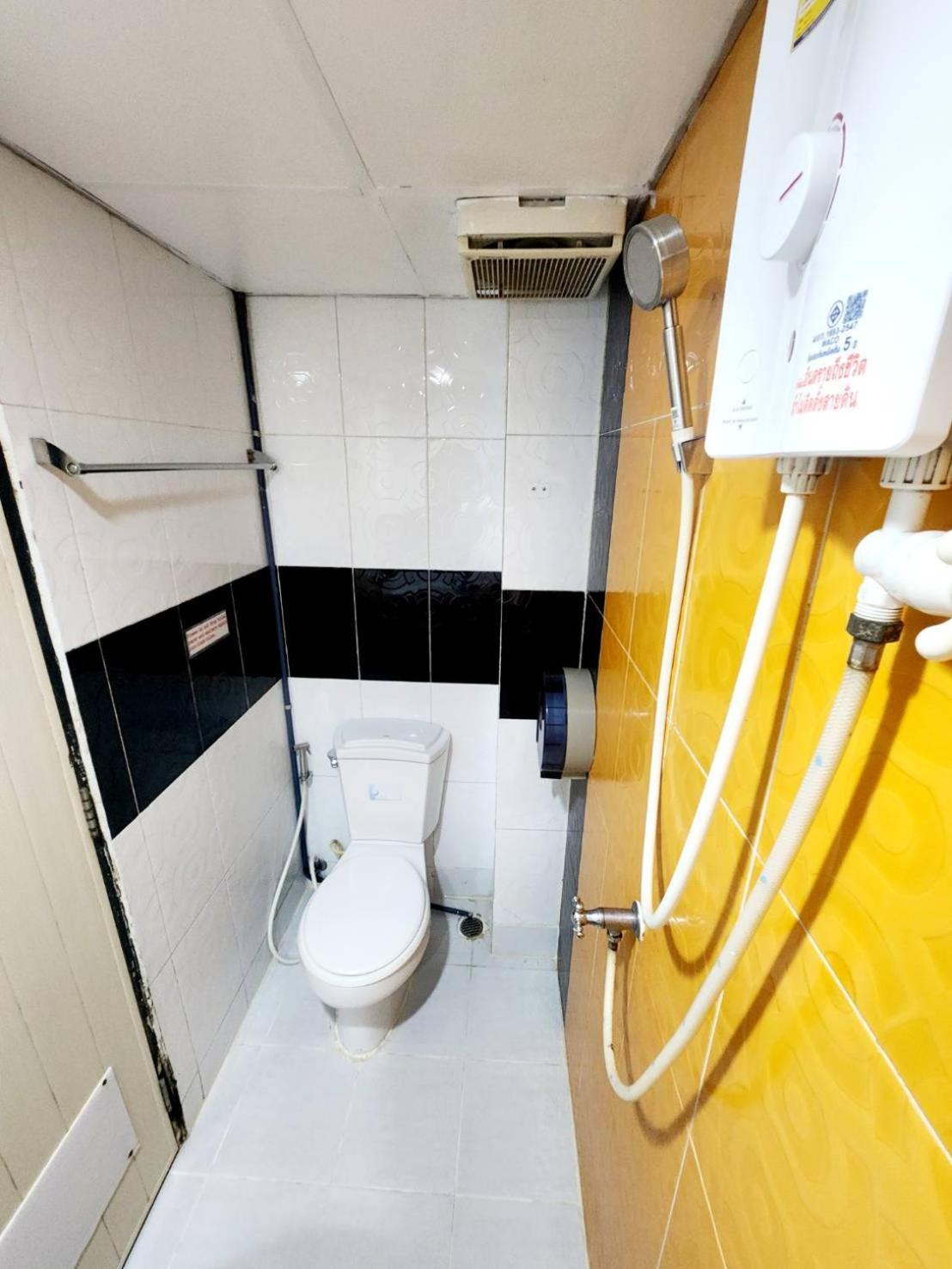 Single Room Private Bathroom