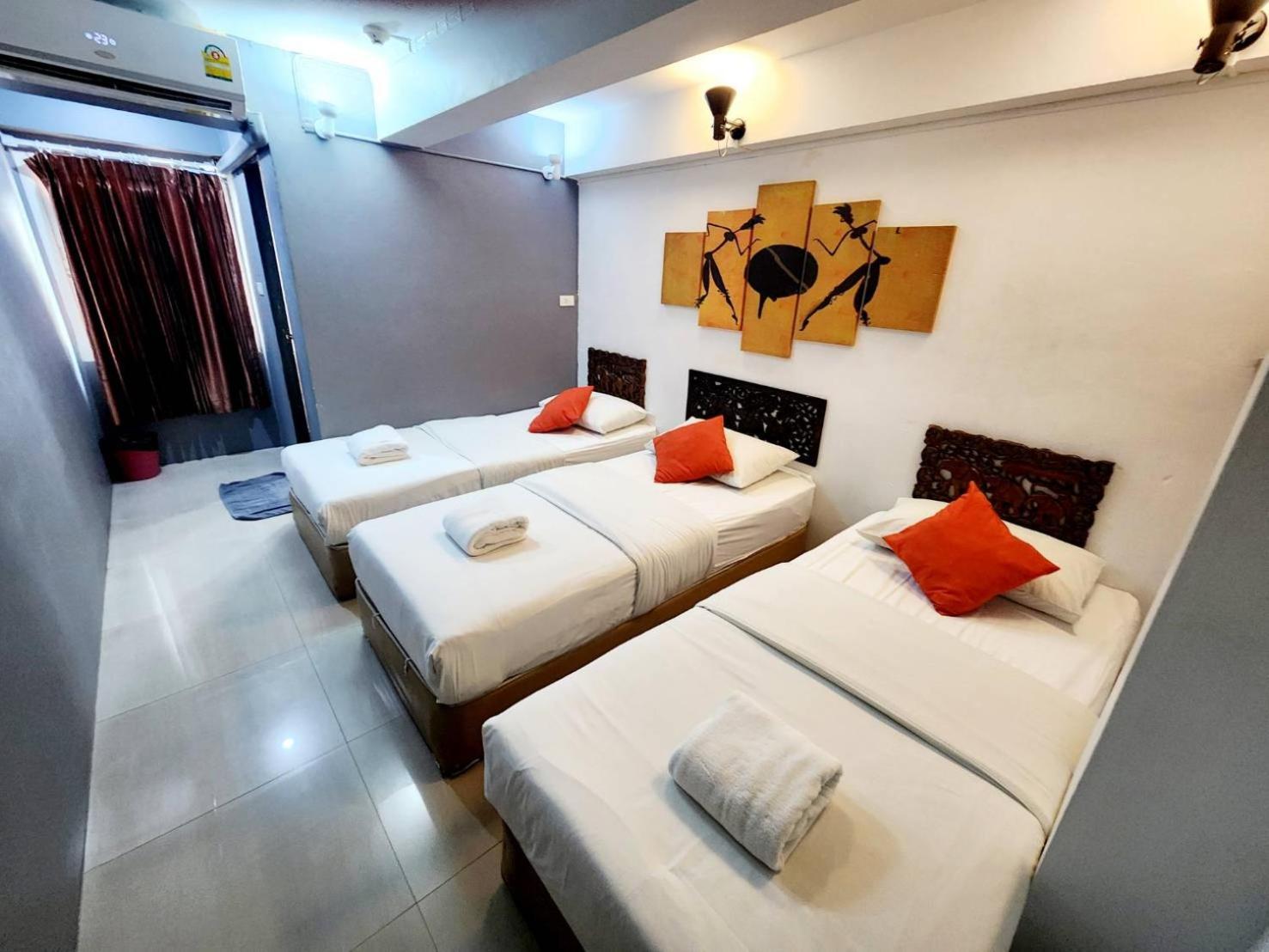 Standard Triple Room Private Bathroom