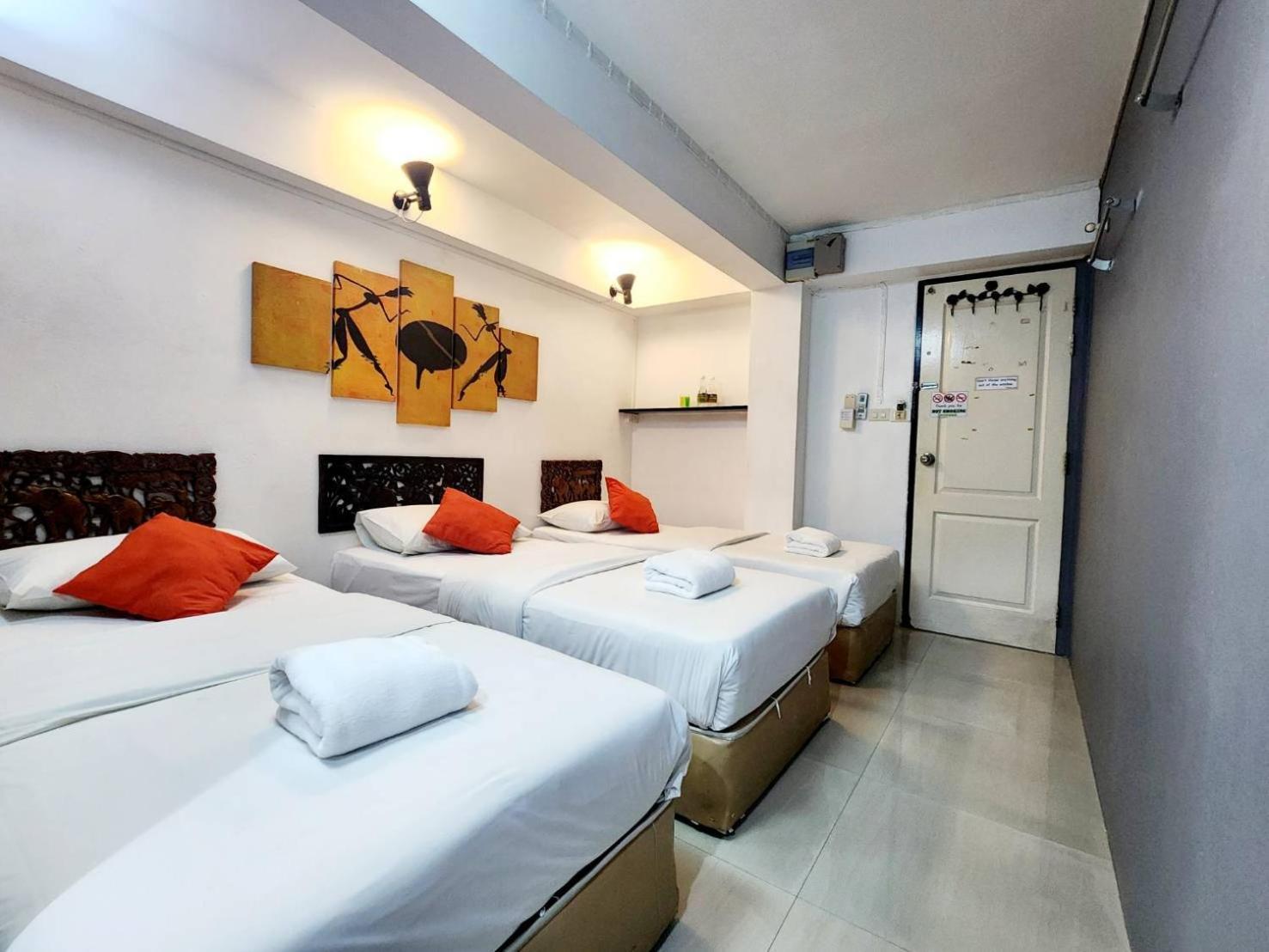 Standard Triple Room Private Bathroom