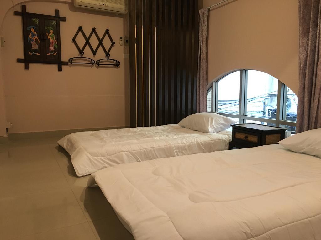Budget Twin Room No Window