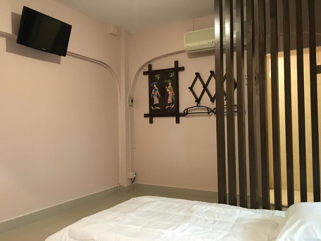 Budget Twin Room No Window