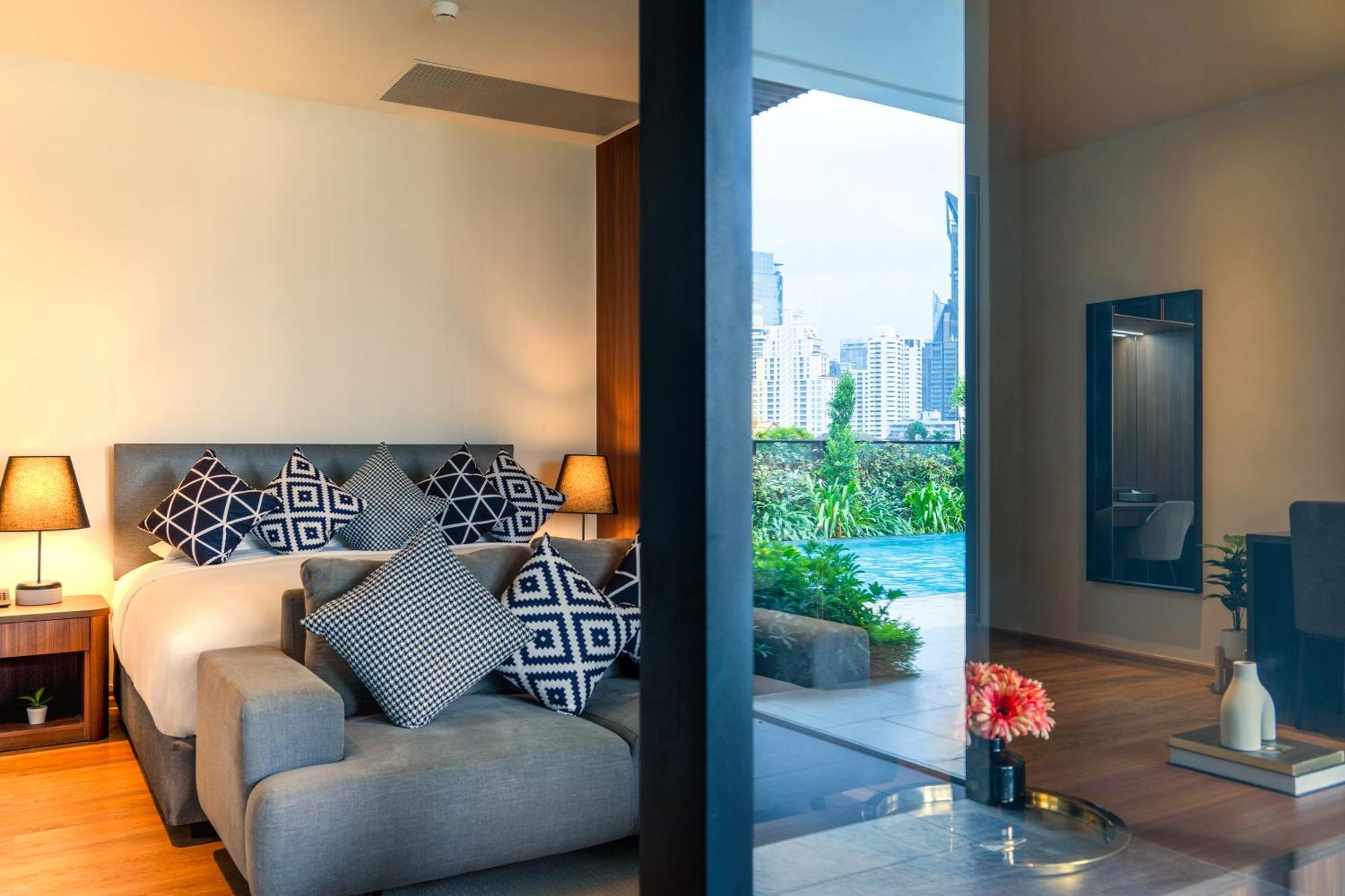 Suite Pool View