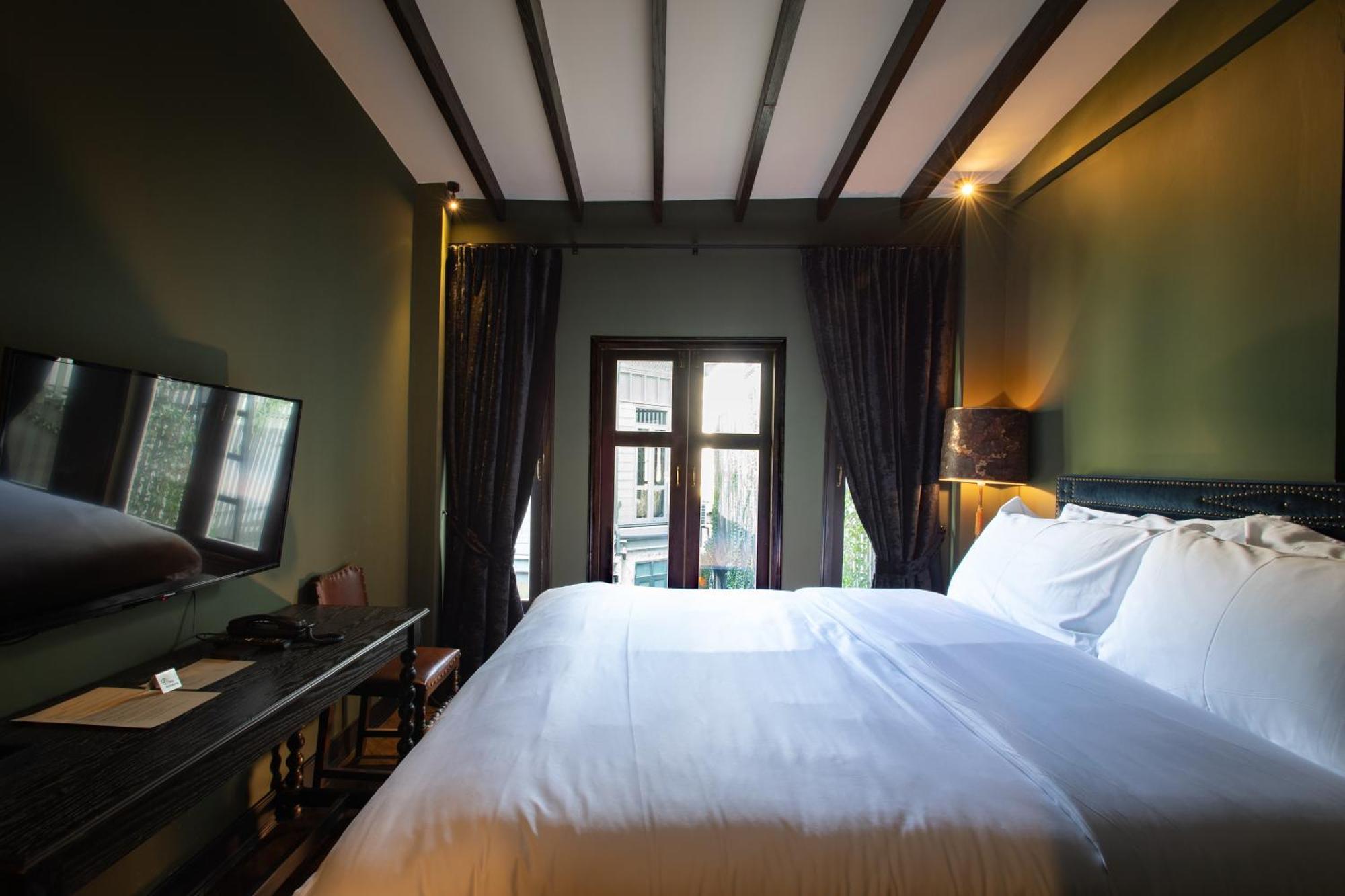 Deluxe Double Room Garden View