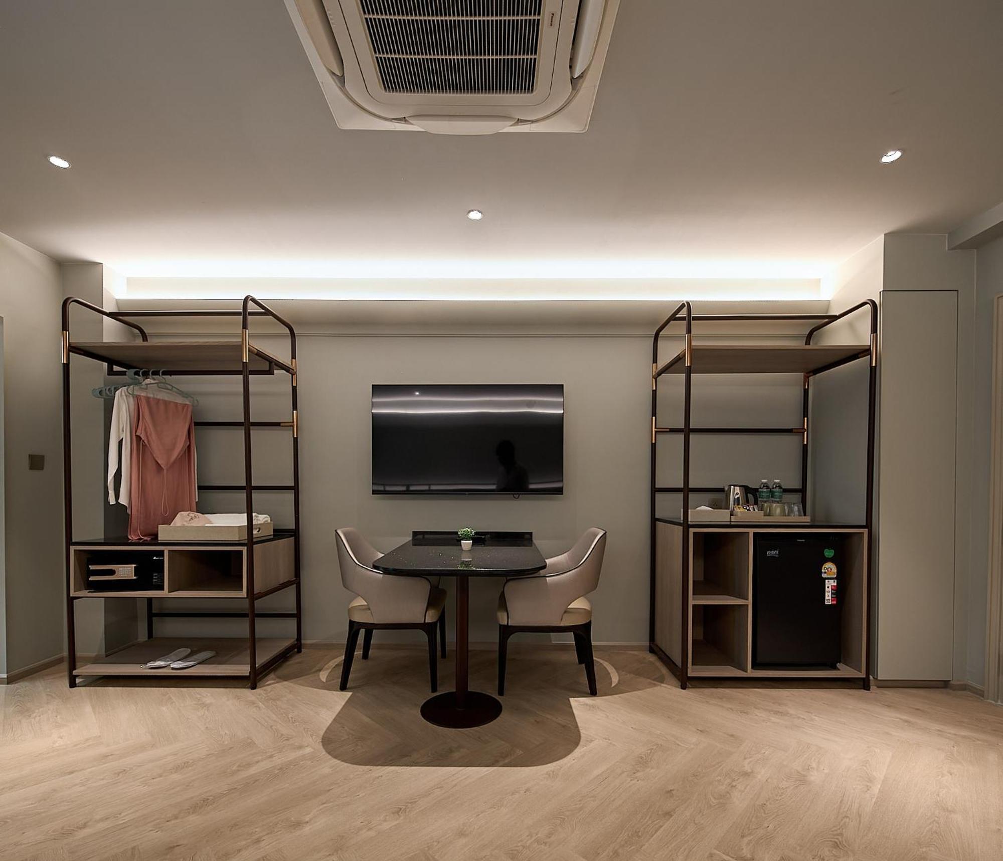Twin Room Balcony,1669849000:JPEG