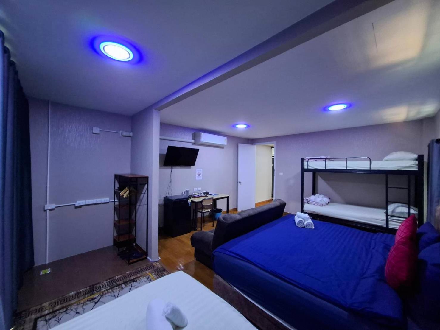 Deluxe Family Room
