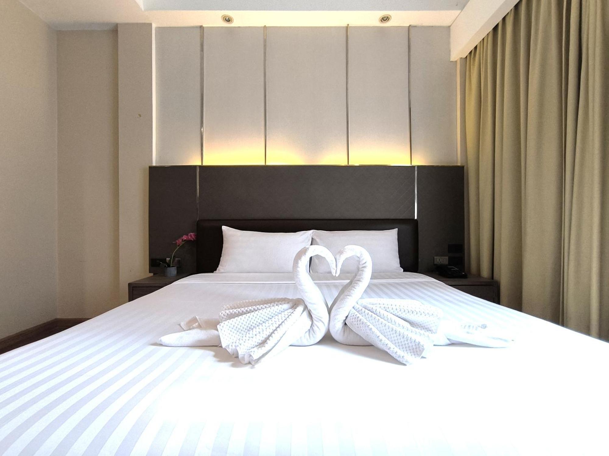 Deluxe Double Room,1678650532:JPEG