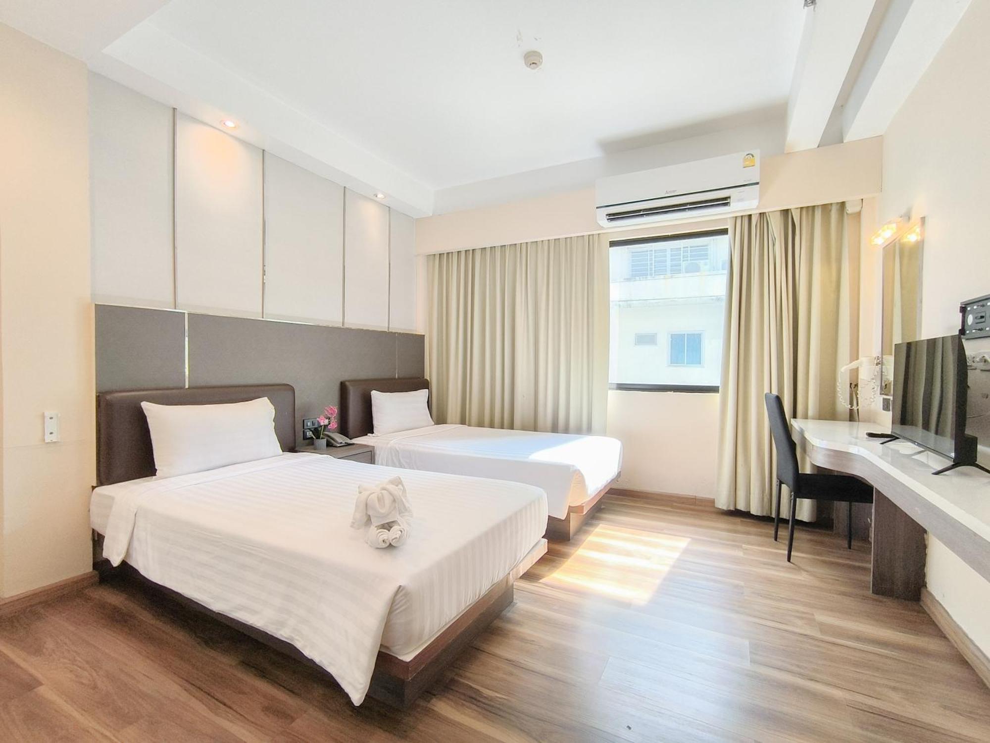 Deluxe Room,1678650486:JPEG