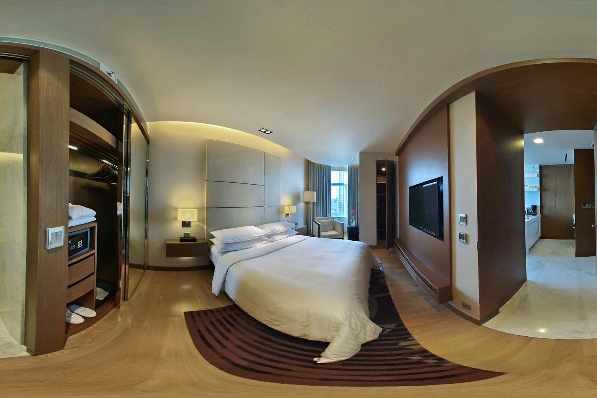 One-Bedroom Apartment City View