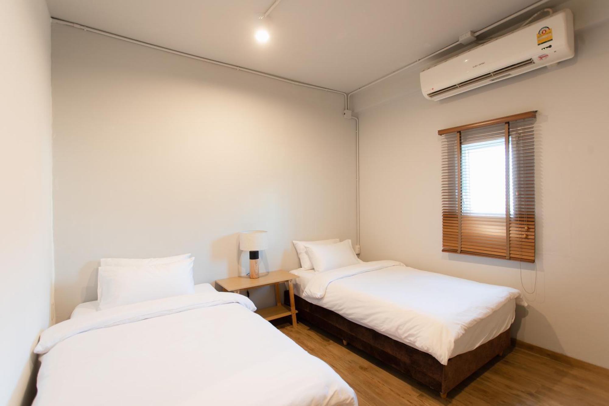 Superior Twin Room Private Bathroom