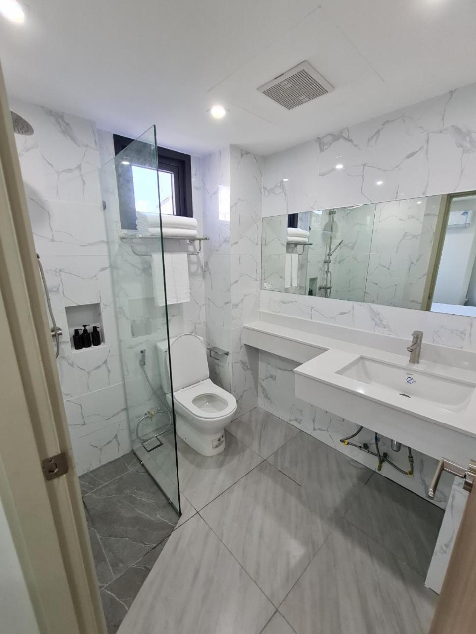 Twin Room Bathroom