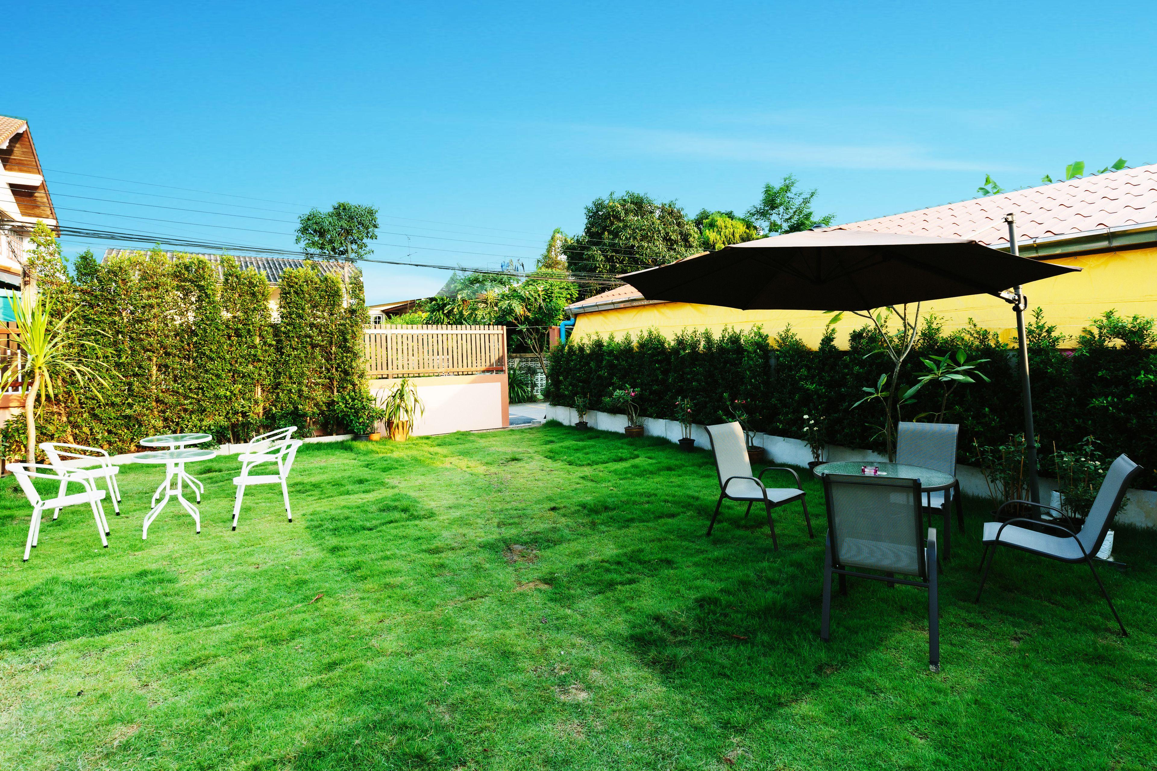 Queen Room Garden View