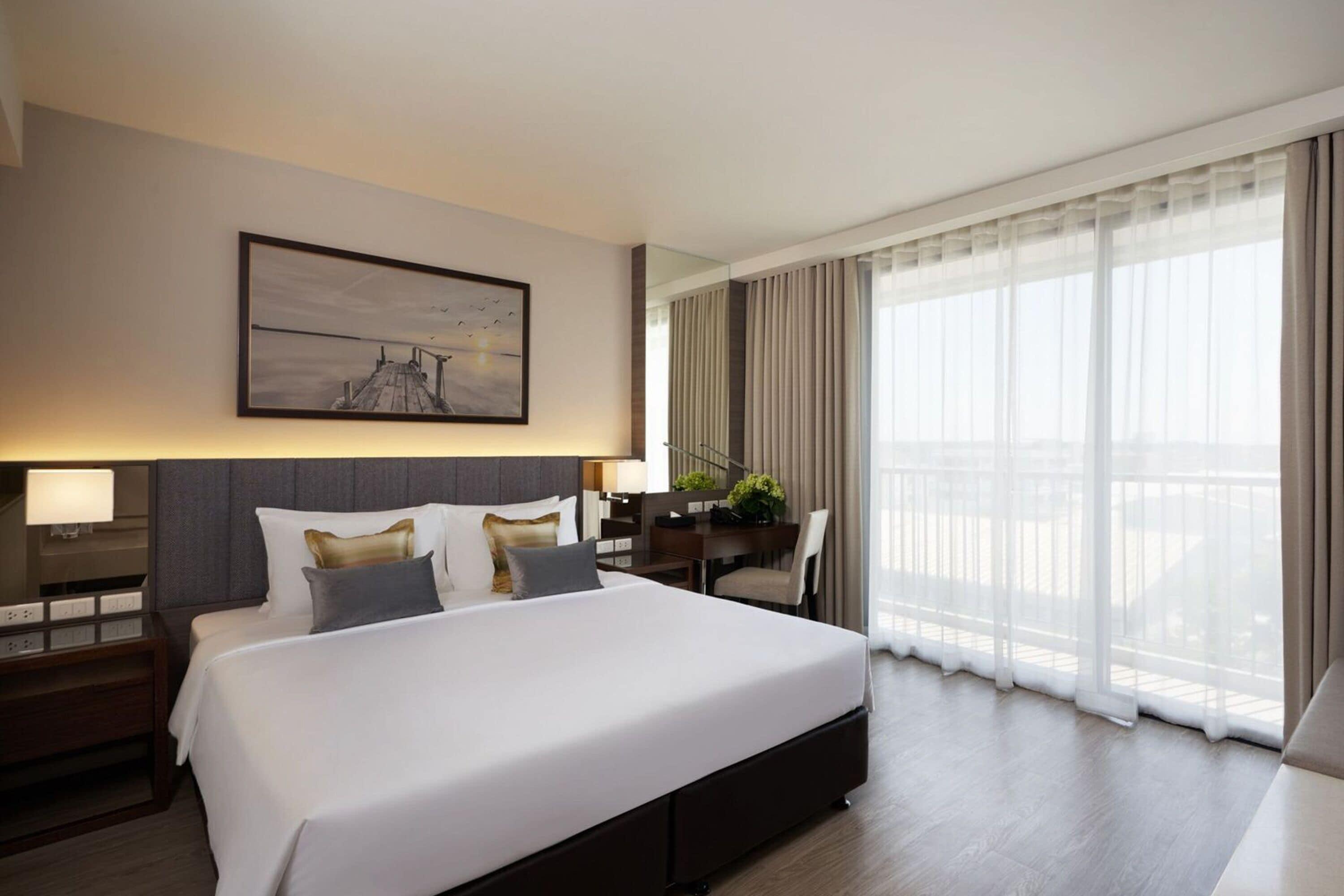 Deluxe King Room