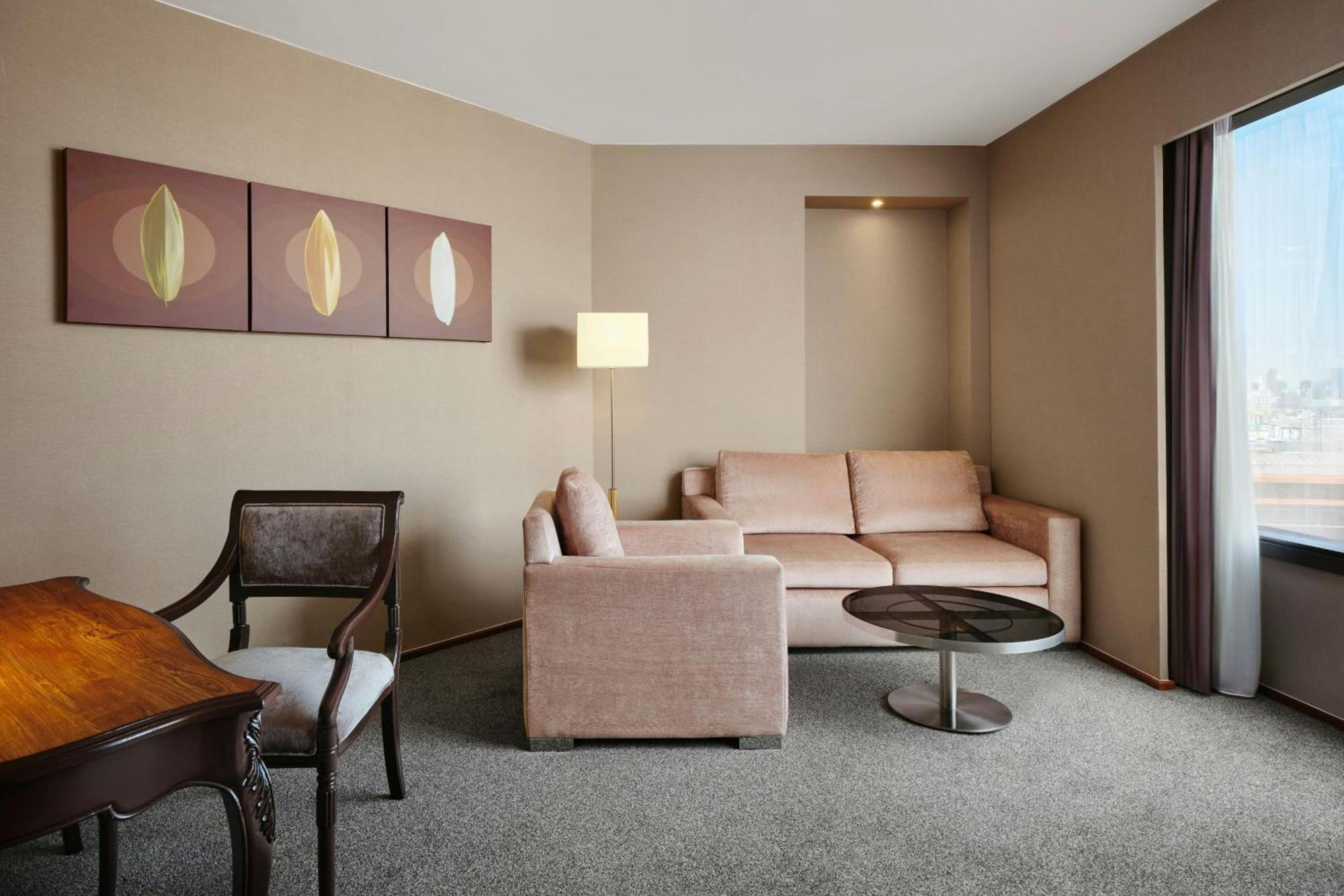 One-Bedroom Executive Suite - Executive Lounge Access,1729977582:JPEG