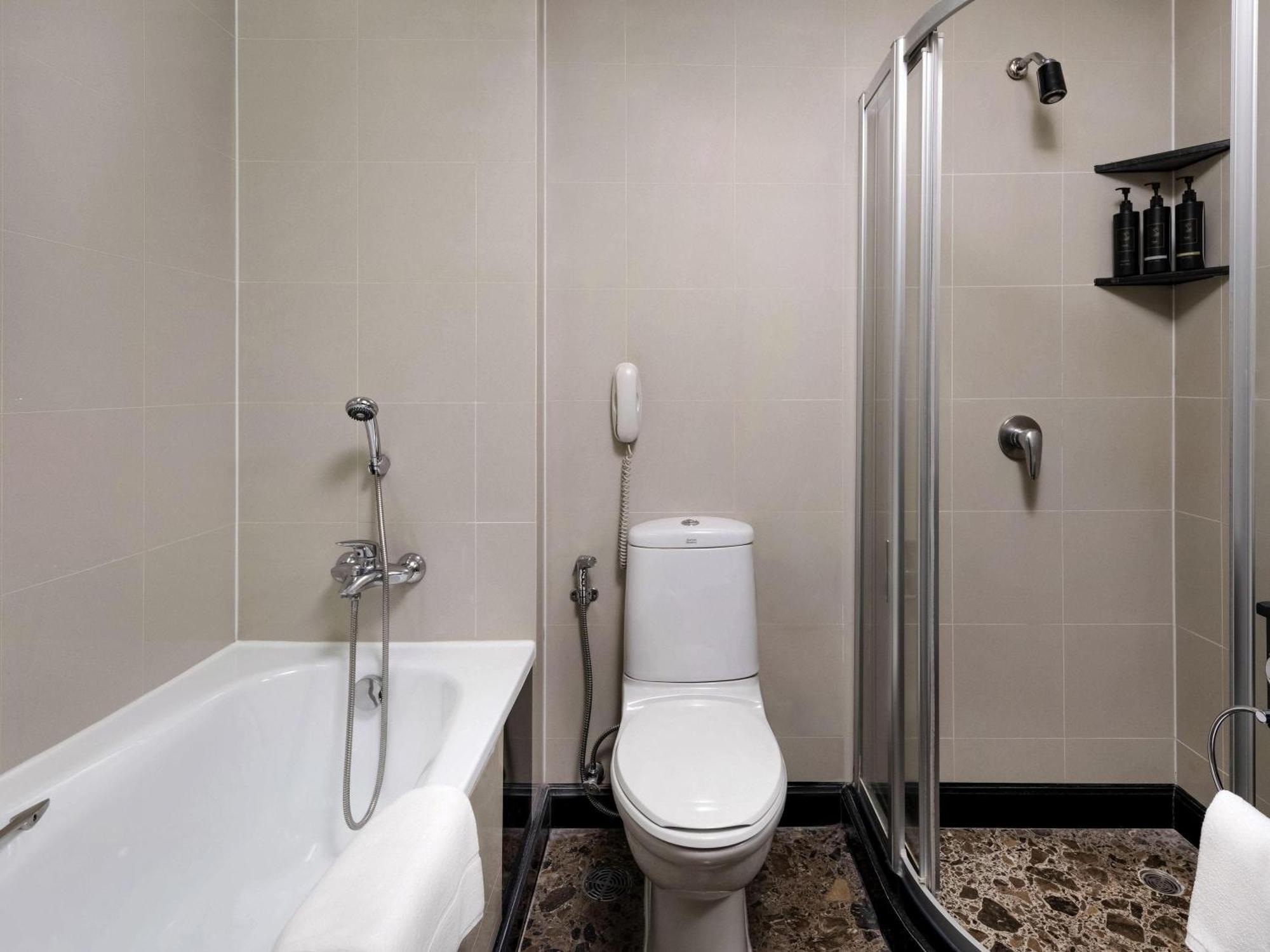 Executive Room with 2 Twin Beds, Executive Lounge Access - 20% off on Food & Beverages