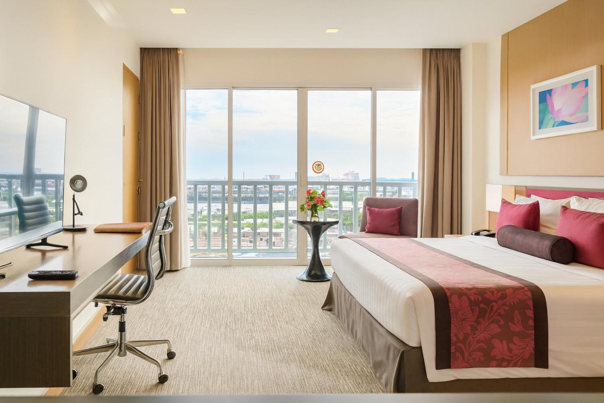 Deluxe Plus King Room Balcony