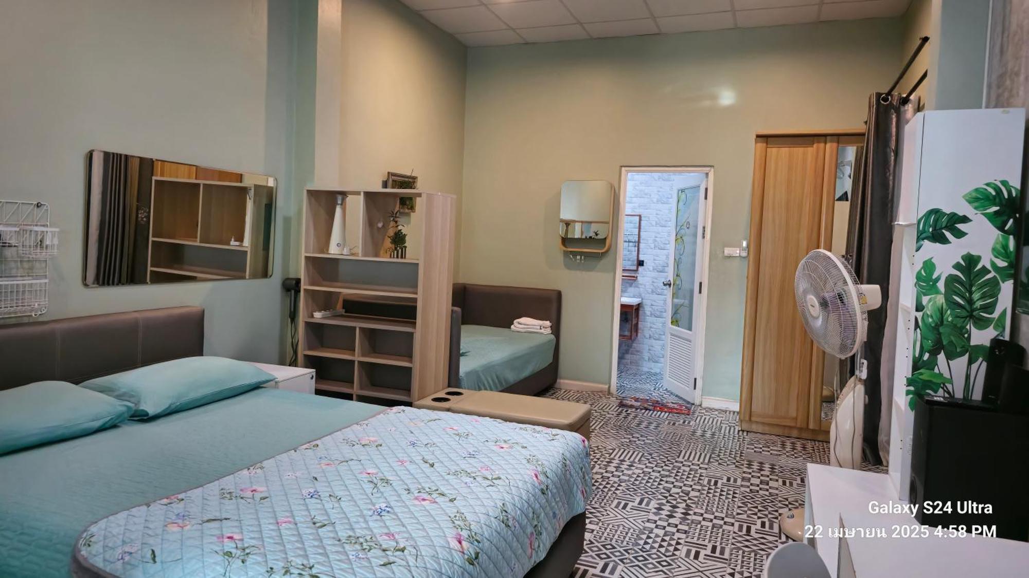 Deluxe Queen Suite
