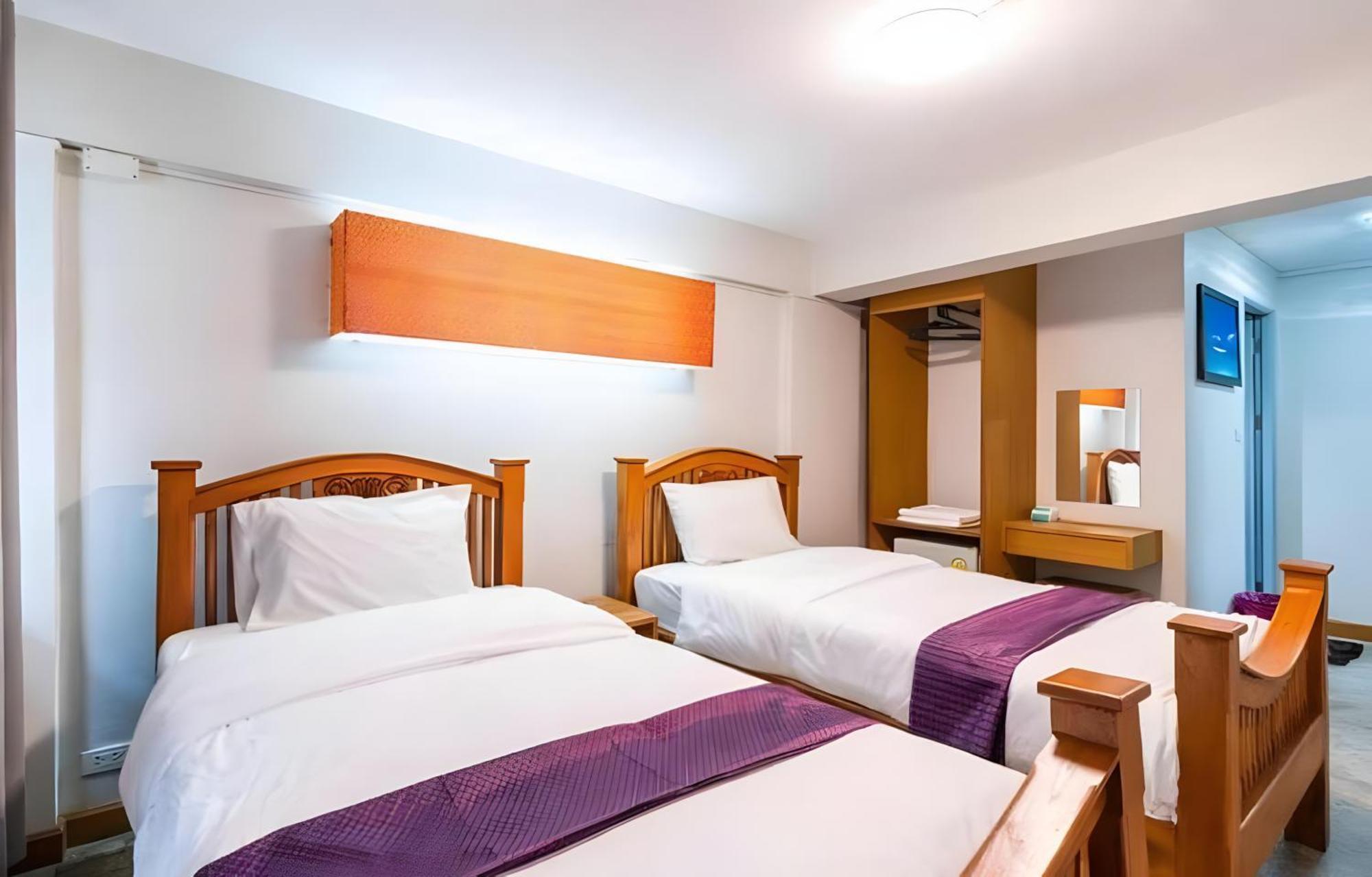 Deluxe Twin Room