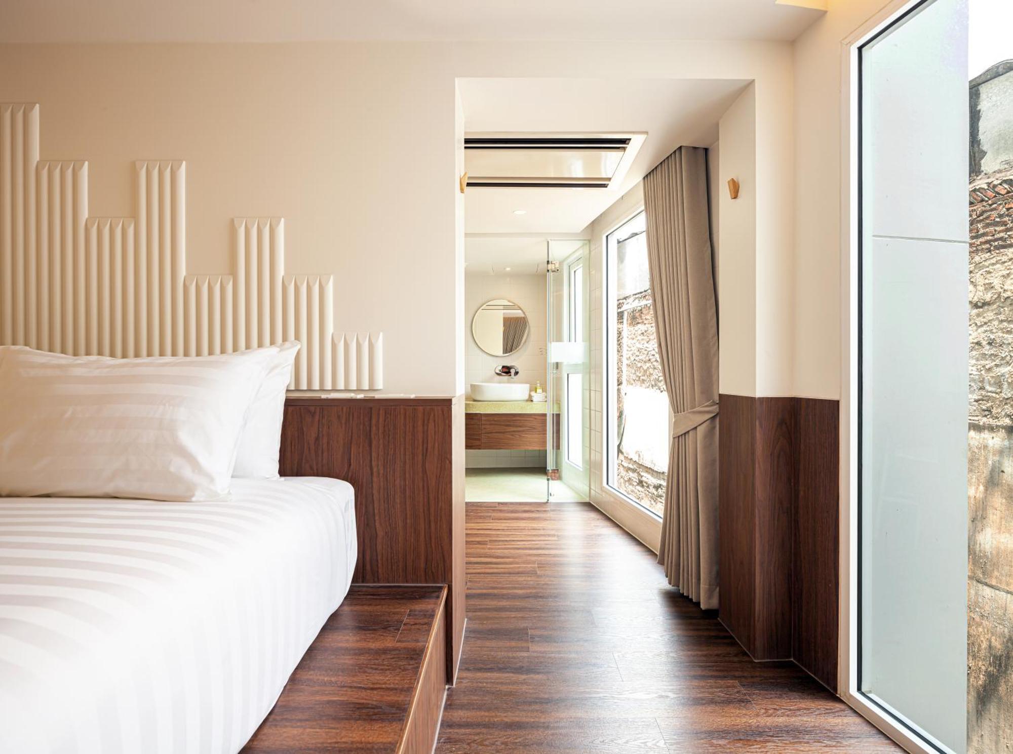 Deluxe King Room