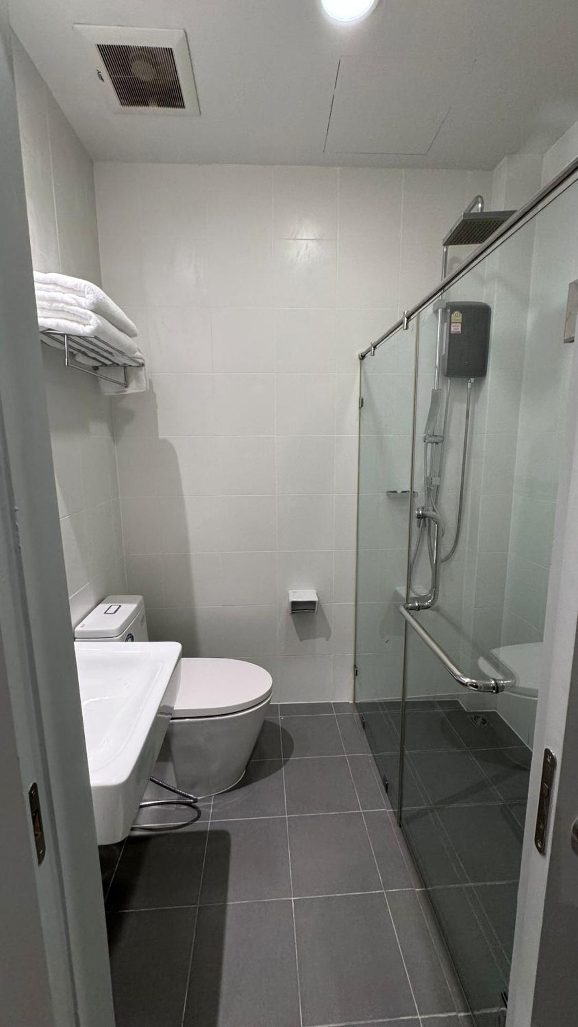 Deluxe Double Room,1739907936:JPEG