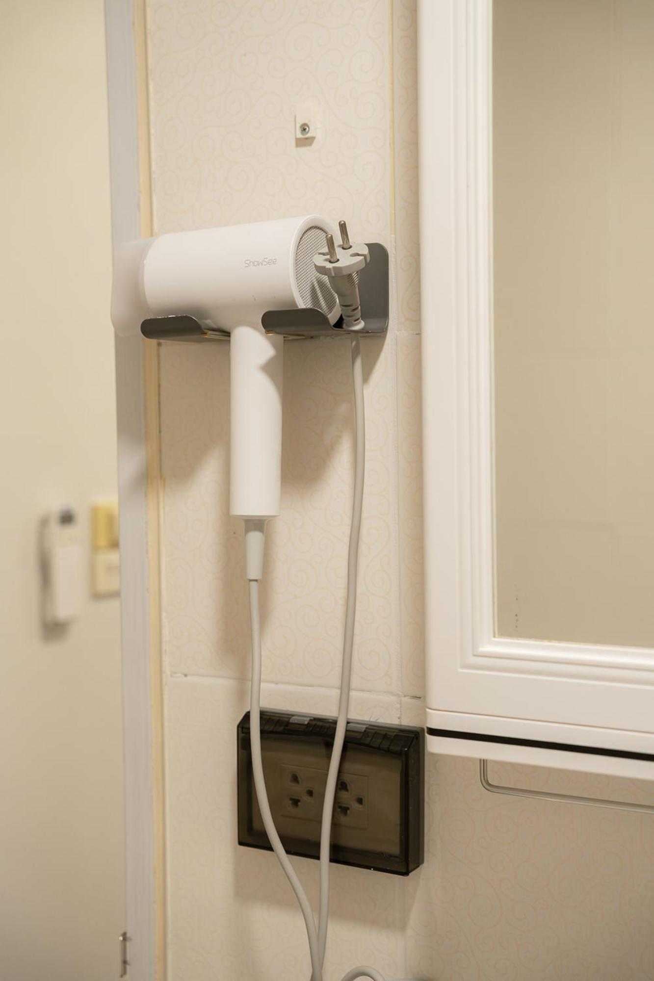 Standard Single Room no window