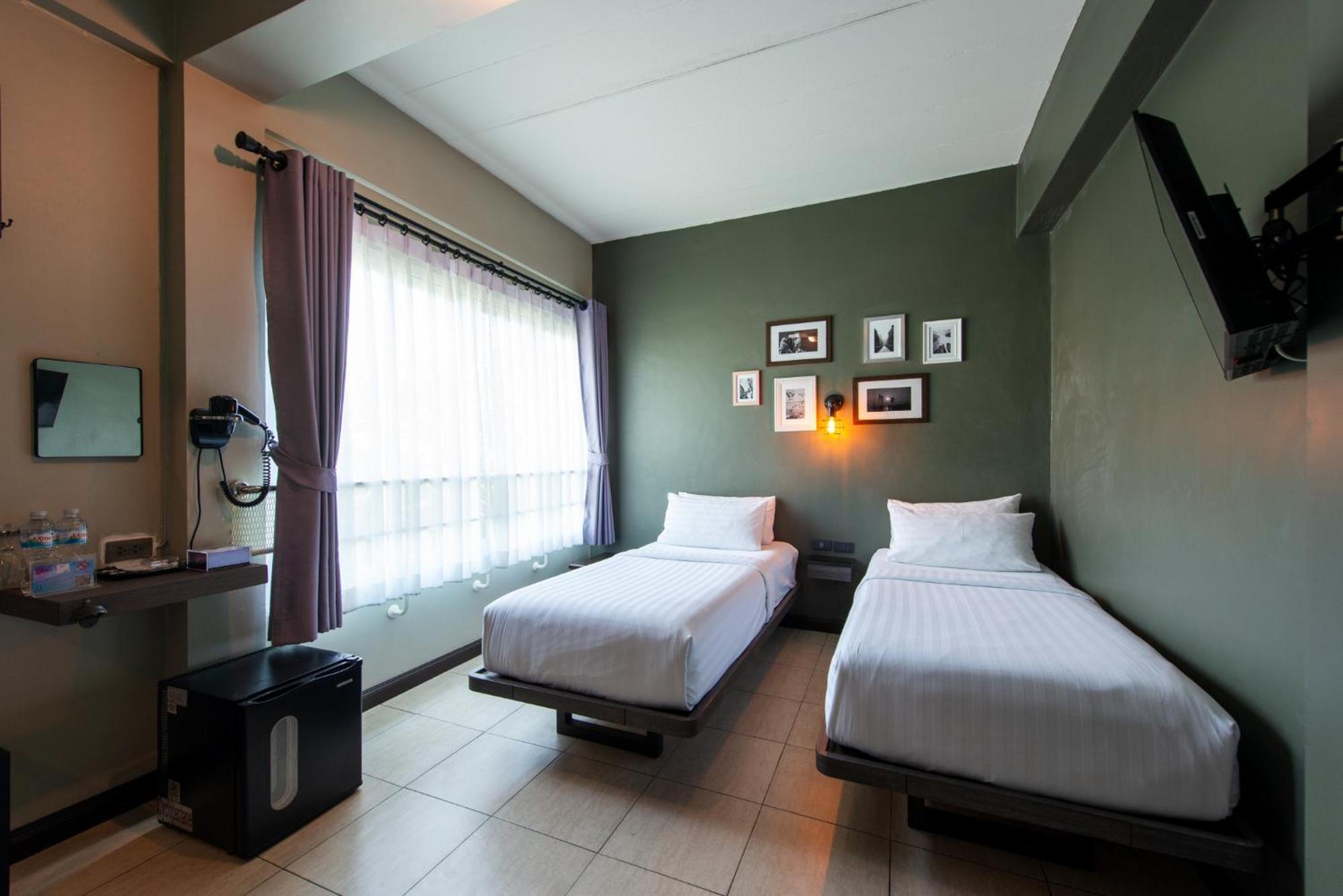 Twin Room Private Bathroom