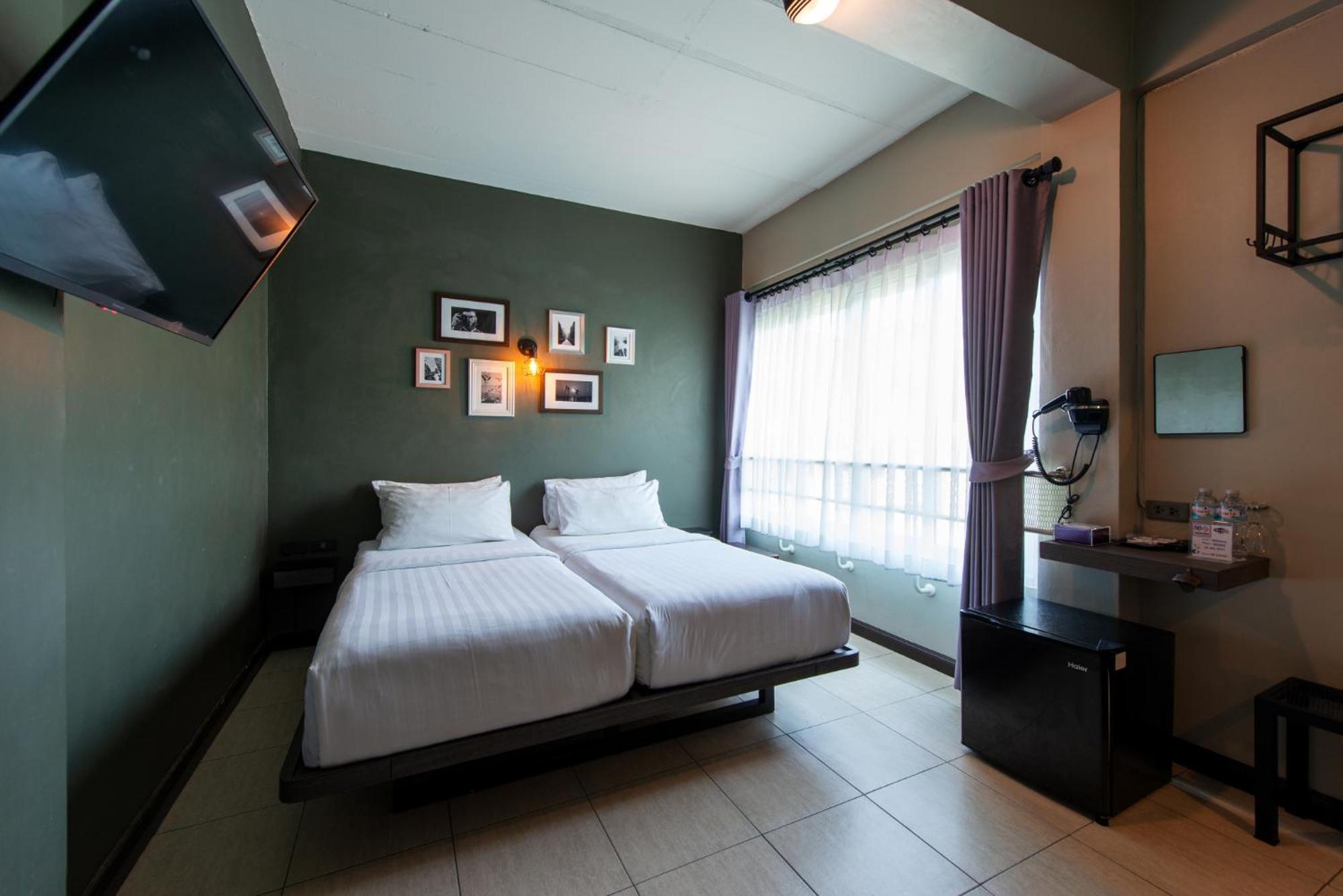 Twin Room Private Bathroom