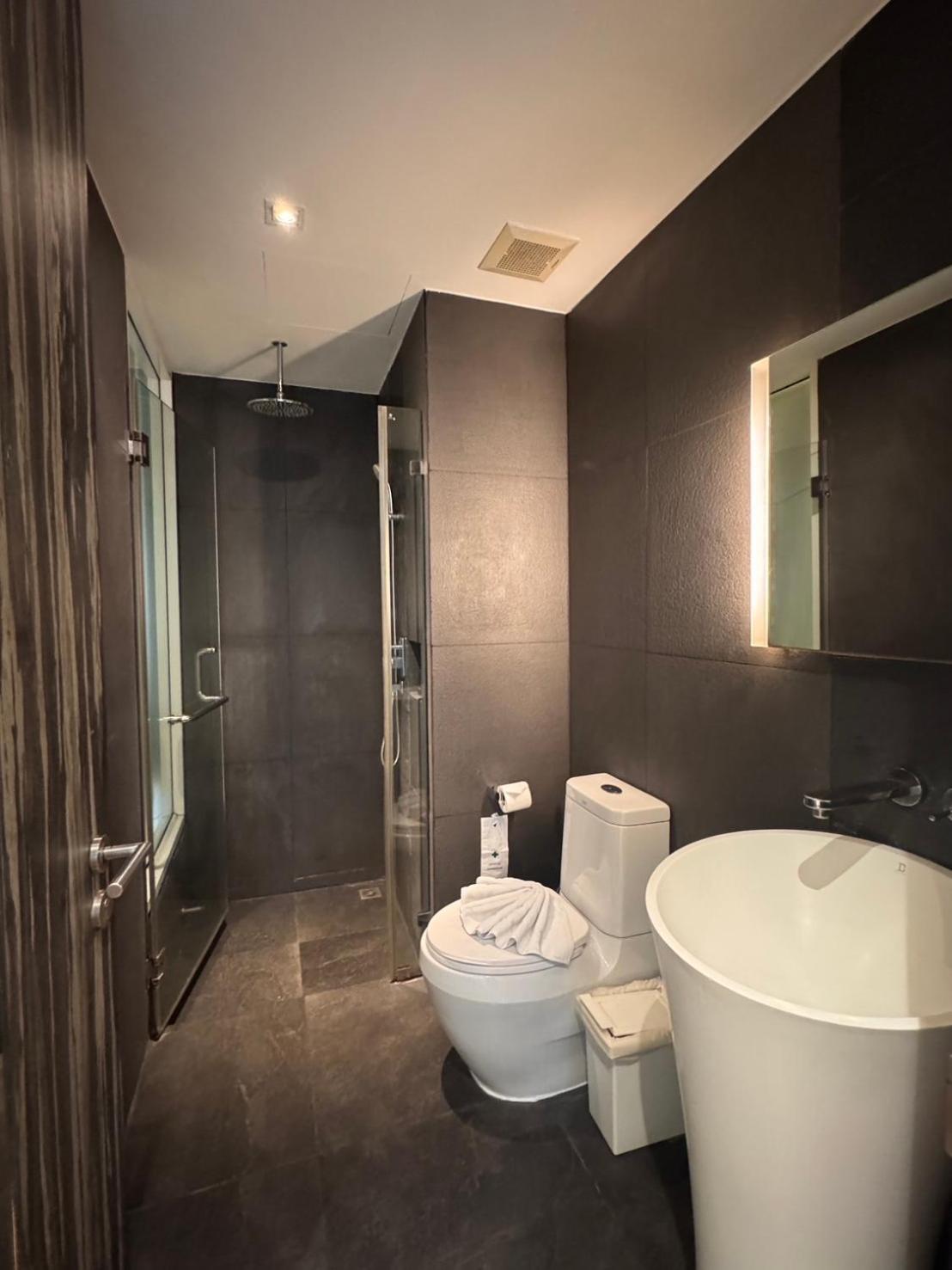 Quadruple Room Private Bathroom,1743636425:JPEG