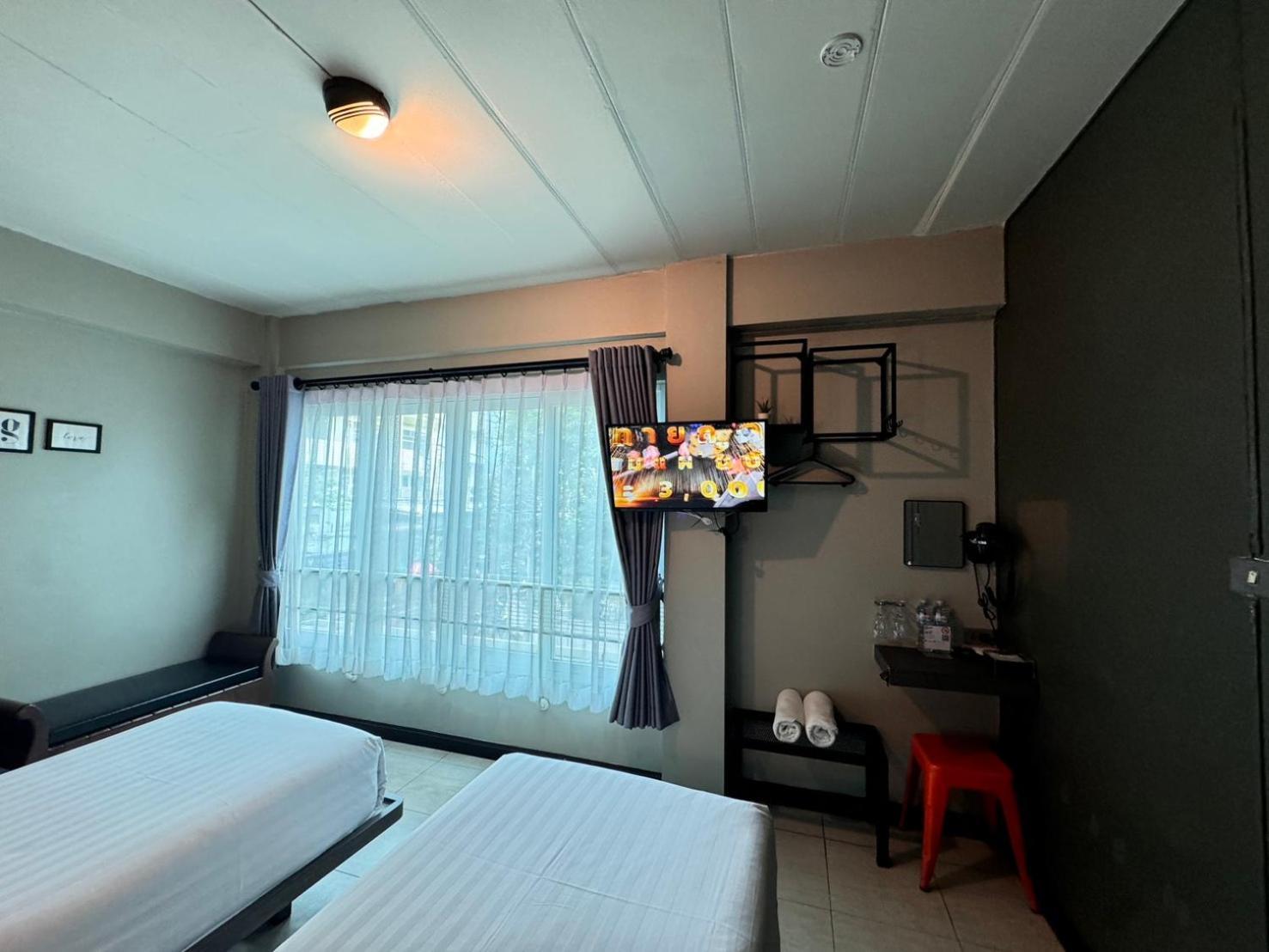 Twin Room Private Bathroom
