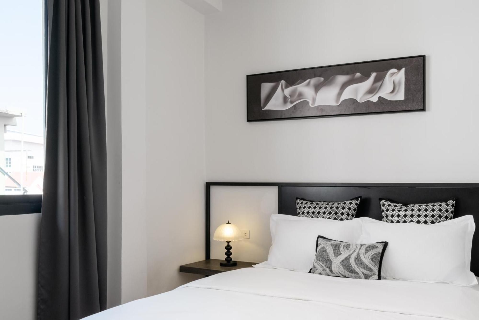 Double Room,1756976211:JPEG