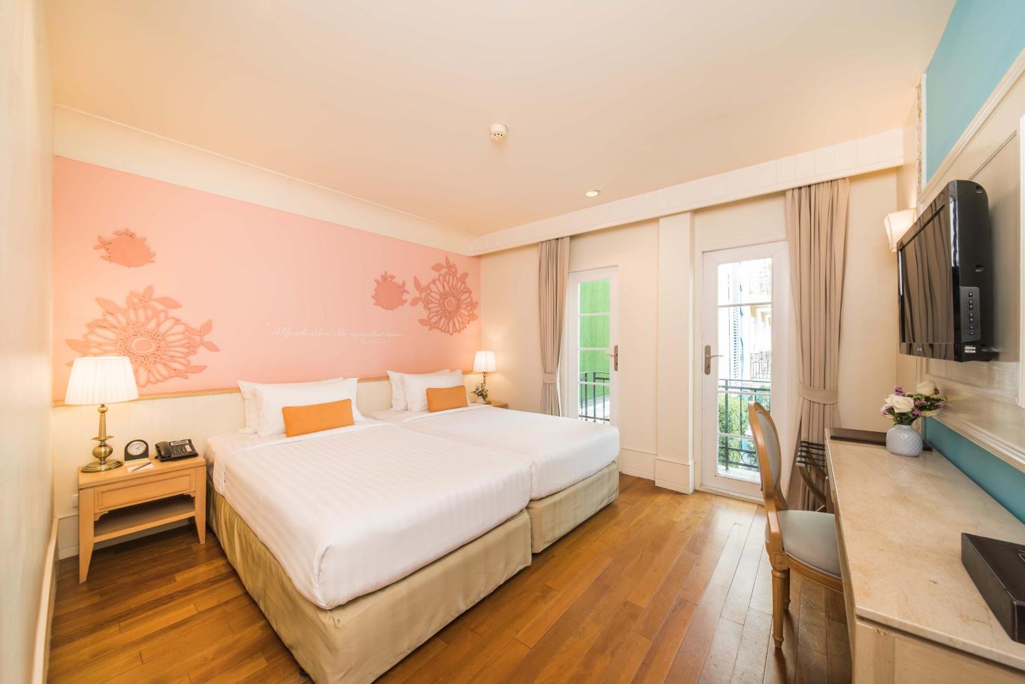 Premier Room Balcony,1758537329:JPEG