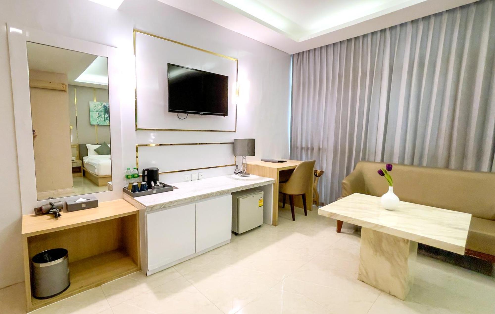 Deluxe Double or Twin Room,1758833128:JPEG