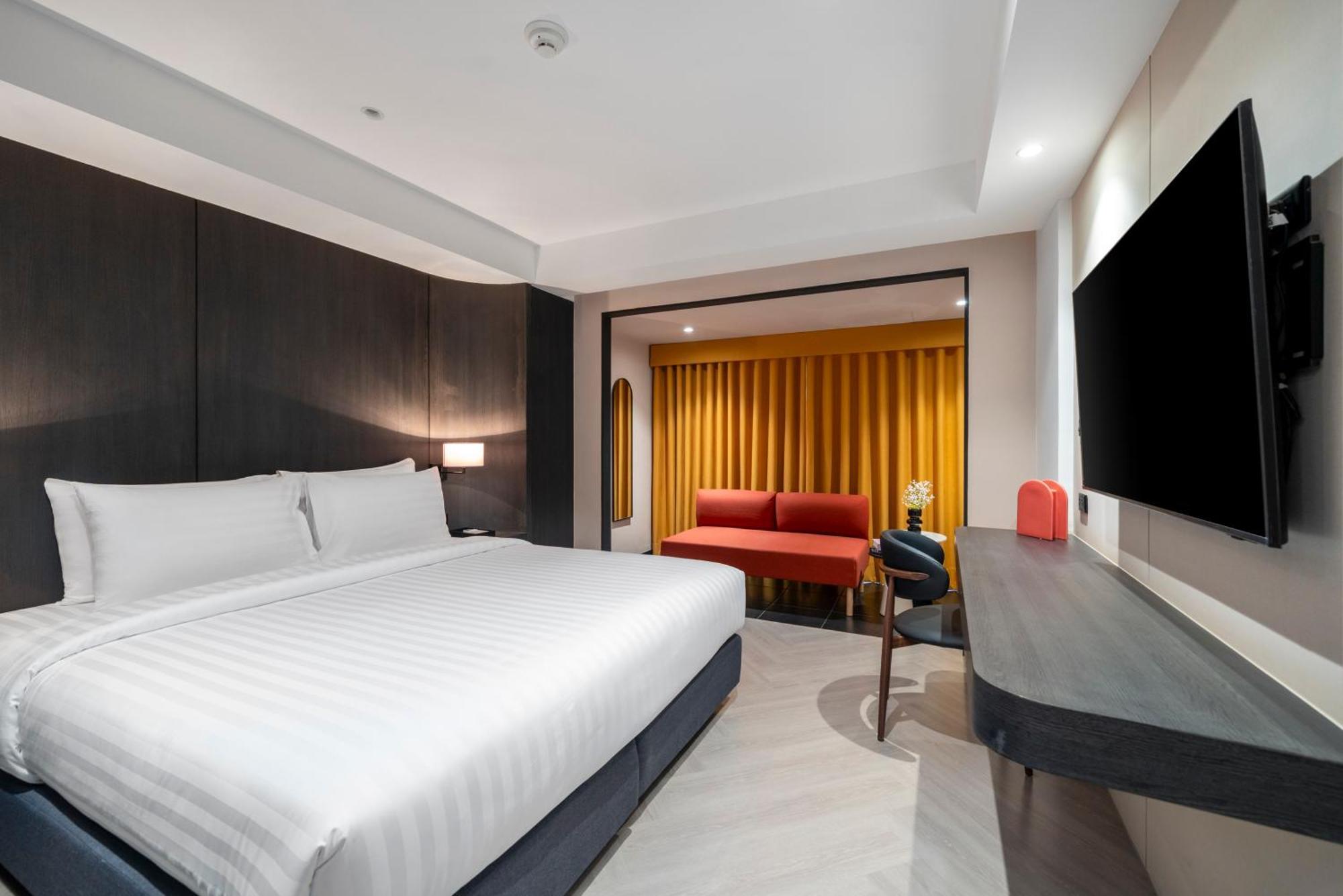 Deluxe Queen Room