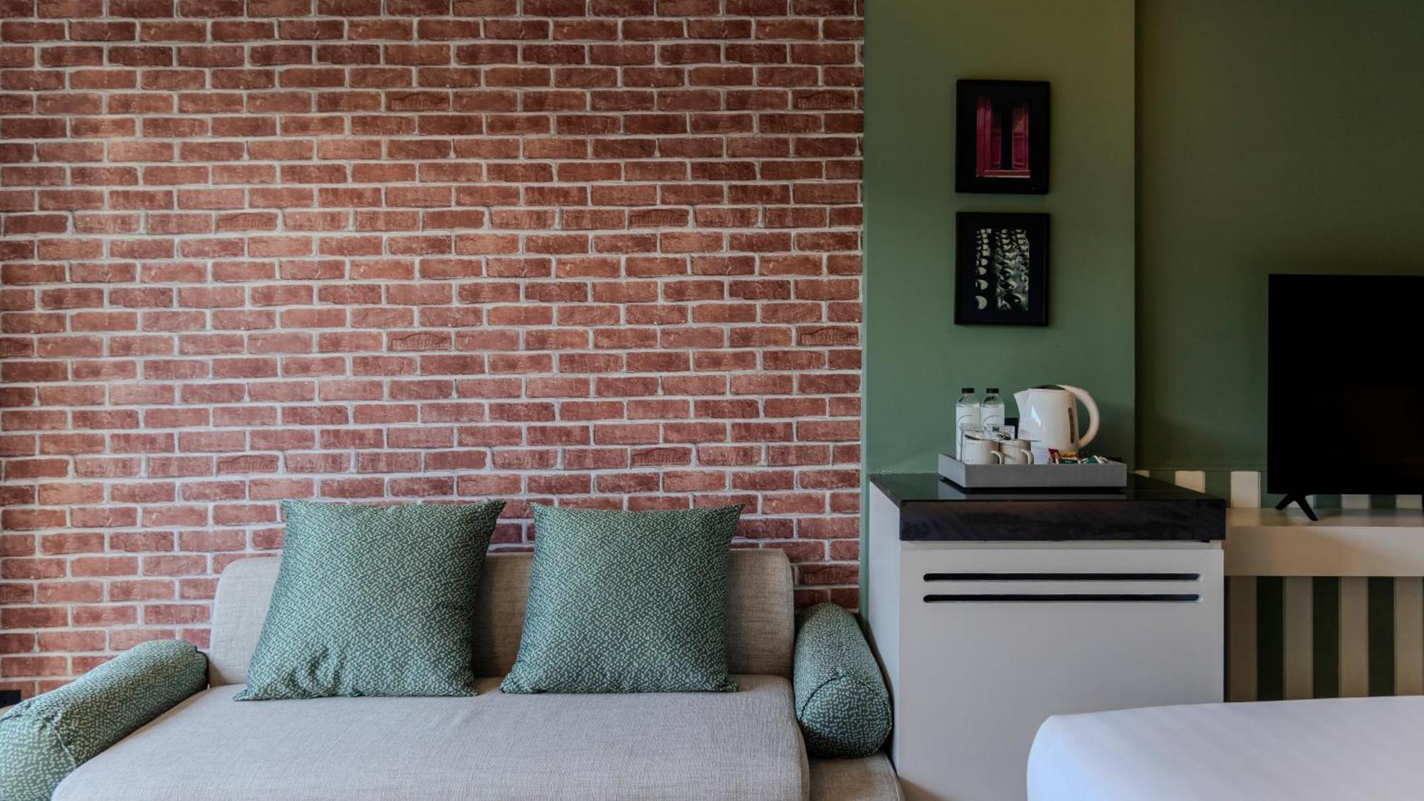 Happier Room Twin Bed