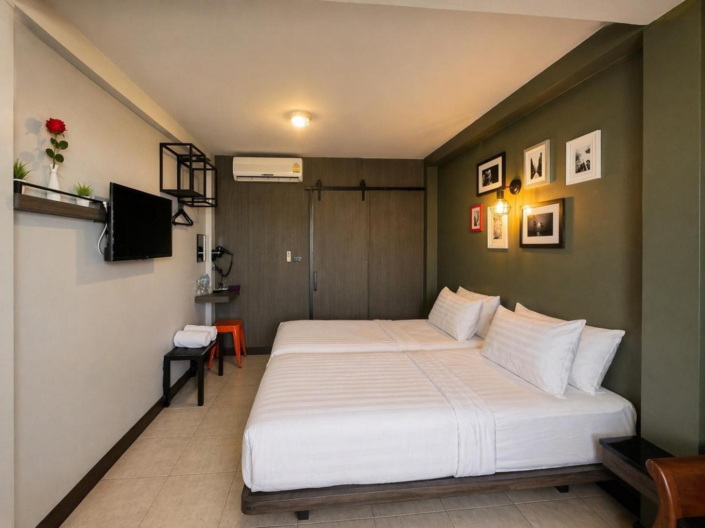 Twin Room Private Bathroom