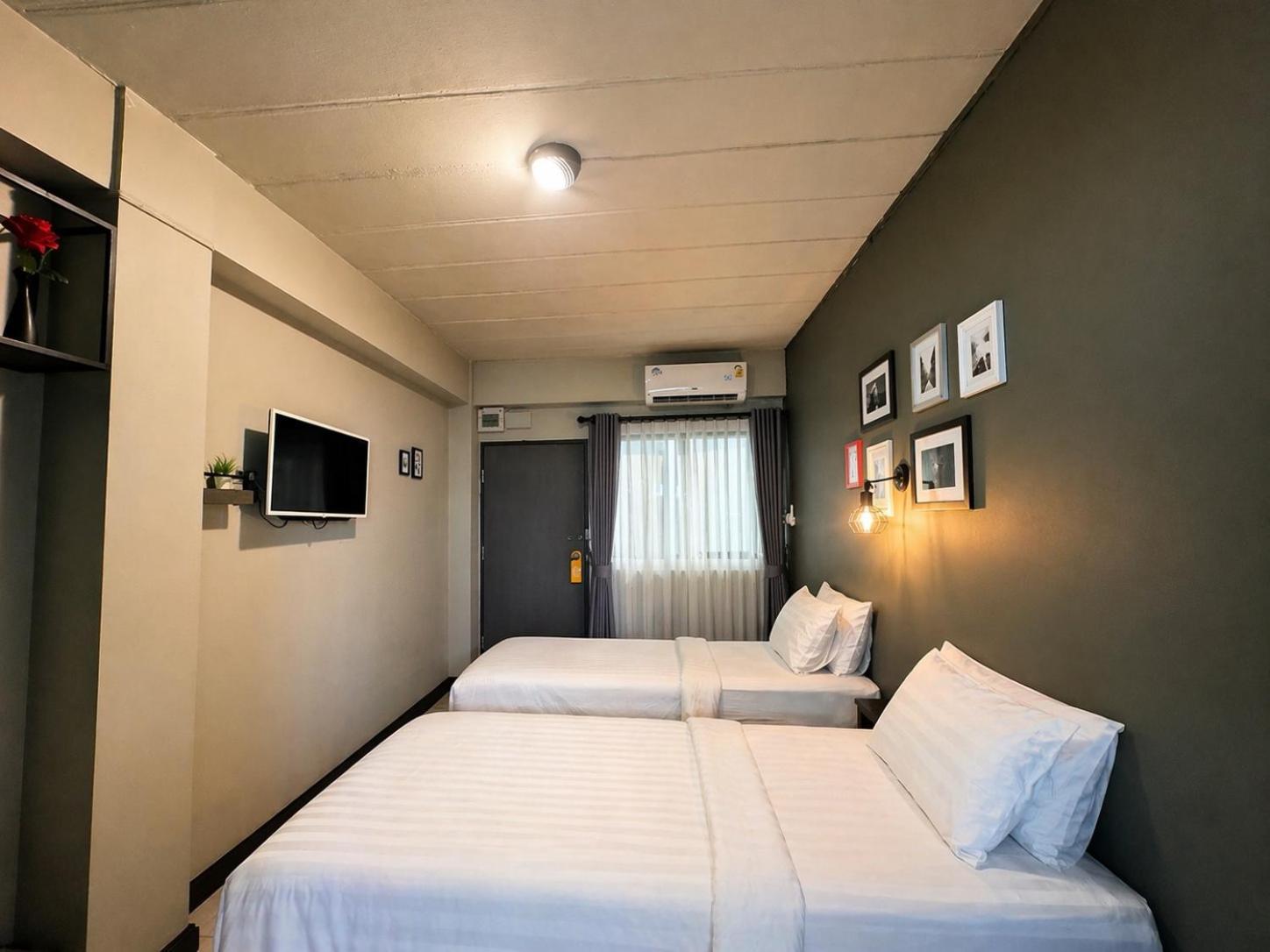 Twin Room Private Bathroom