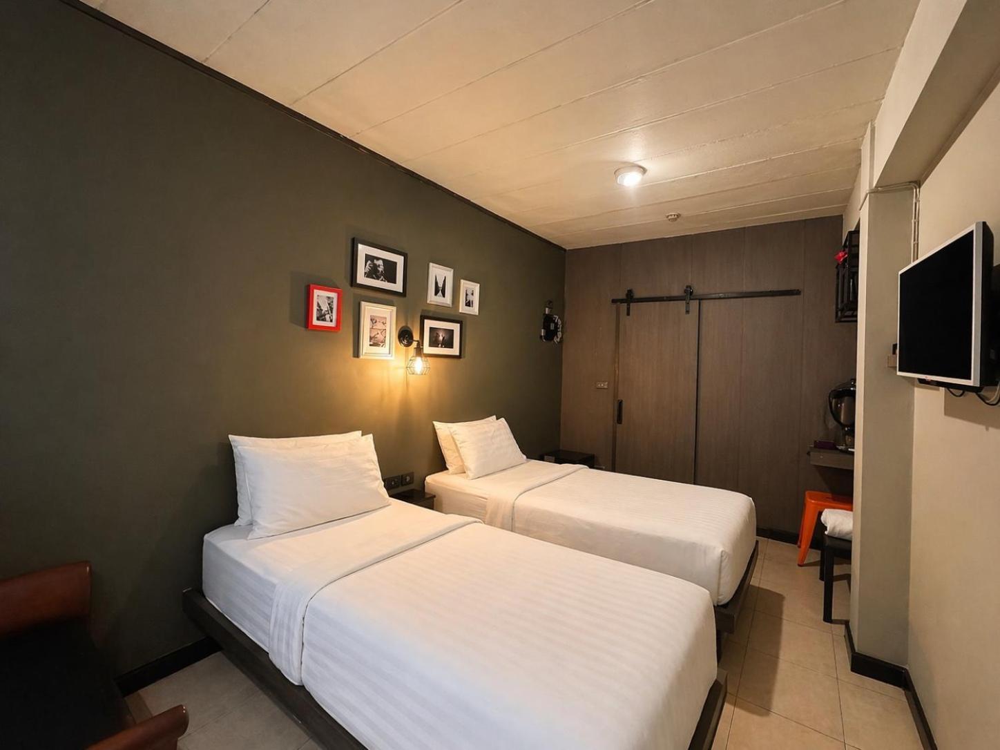 Twin Room Private Bathroom