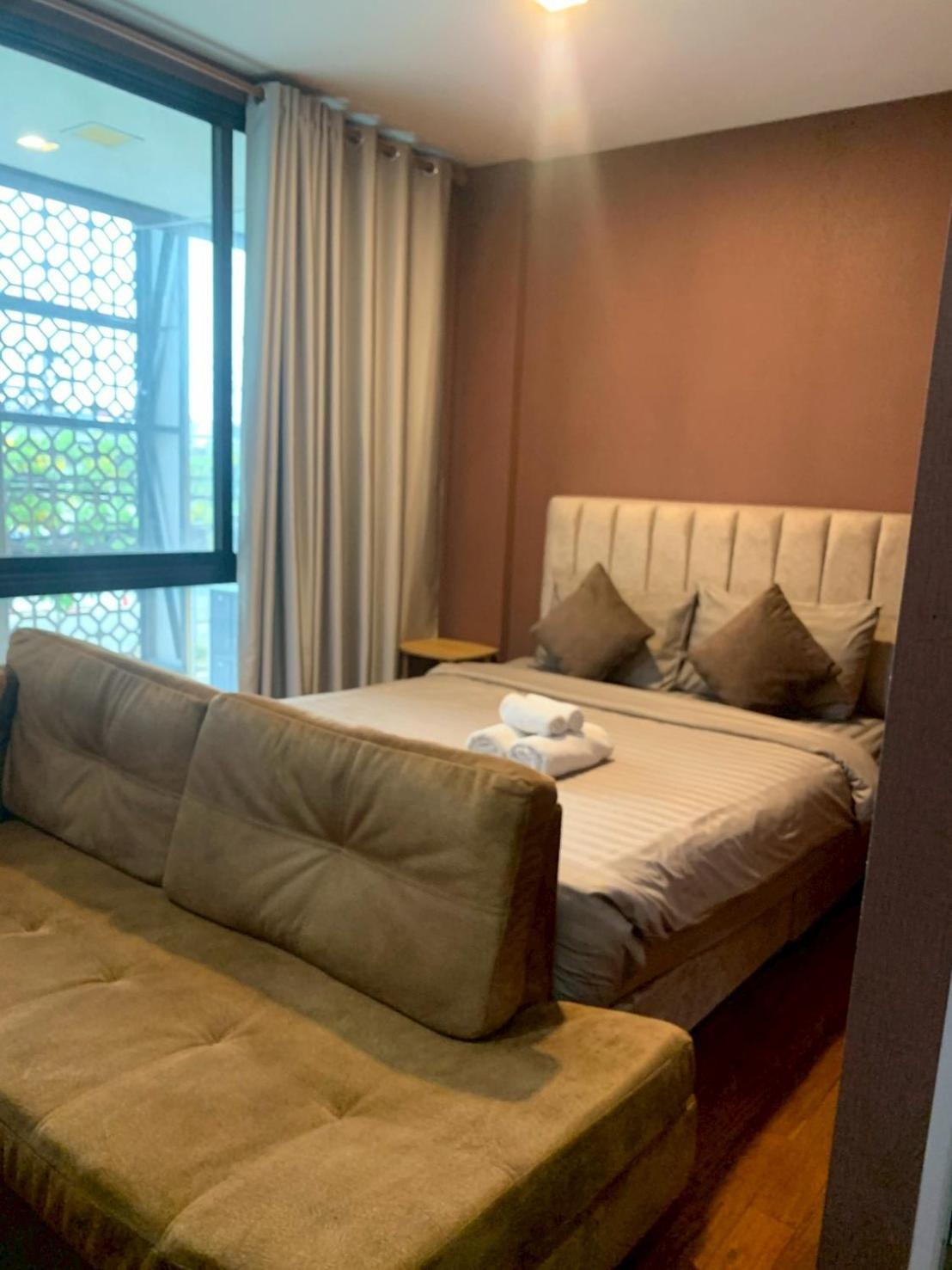 Deluxe Queen Room