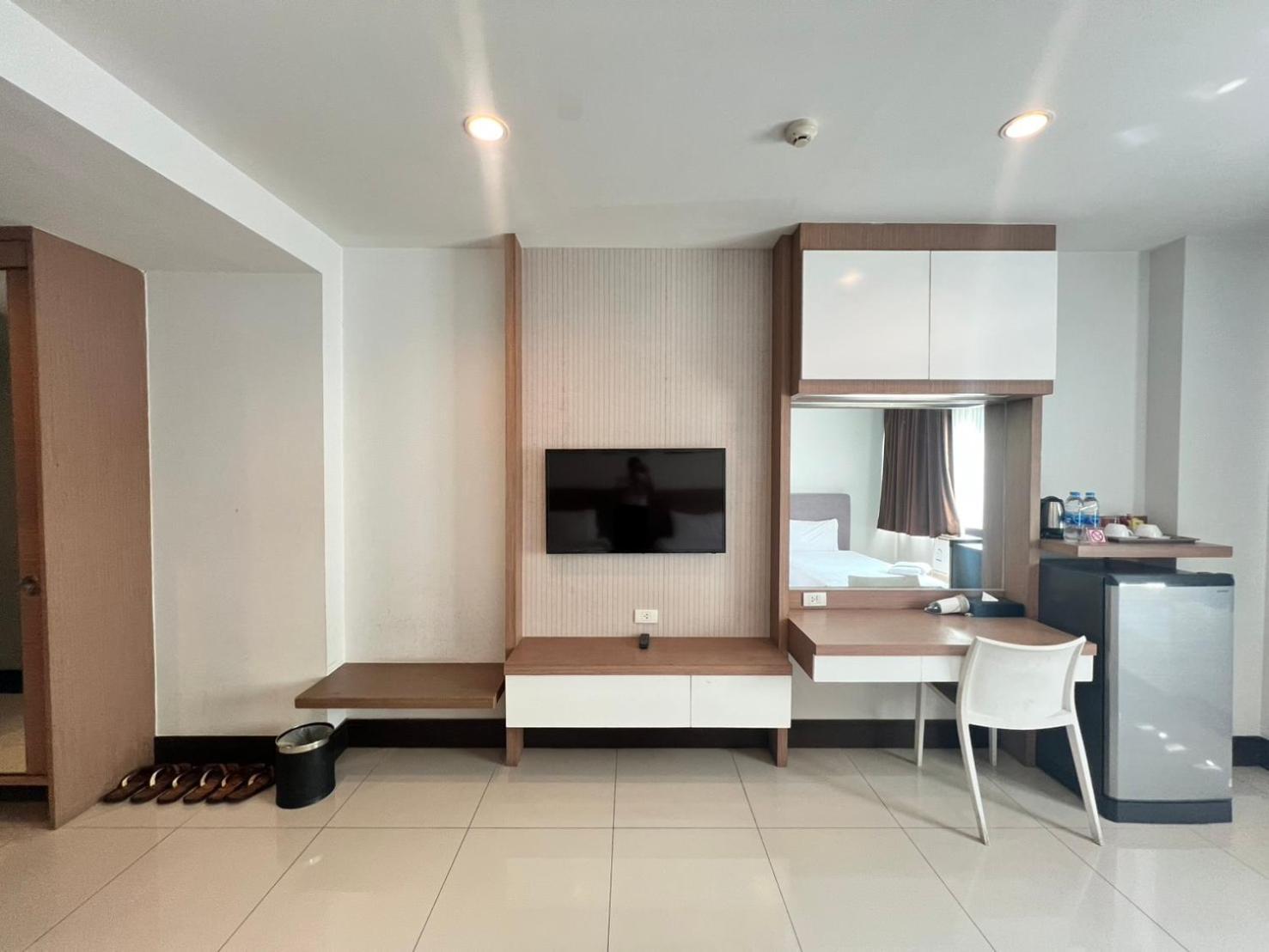 Triple Room Shower