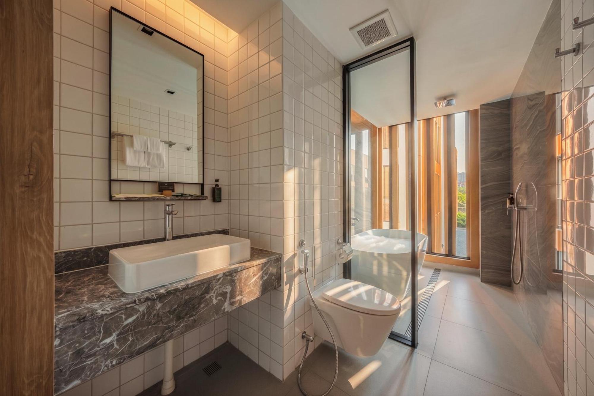 Deluxe King Room Balcony