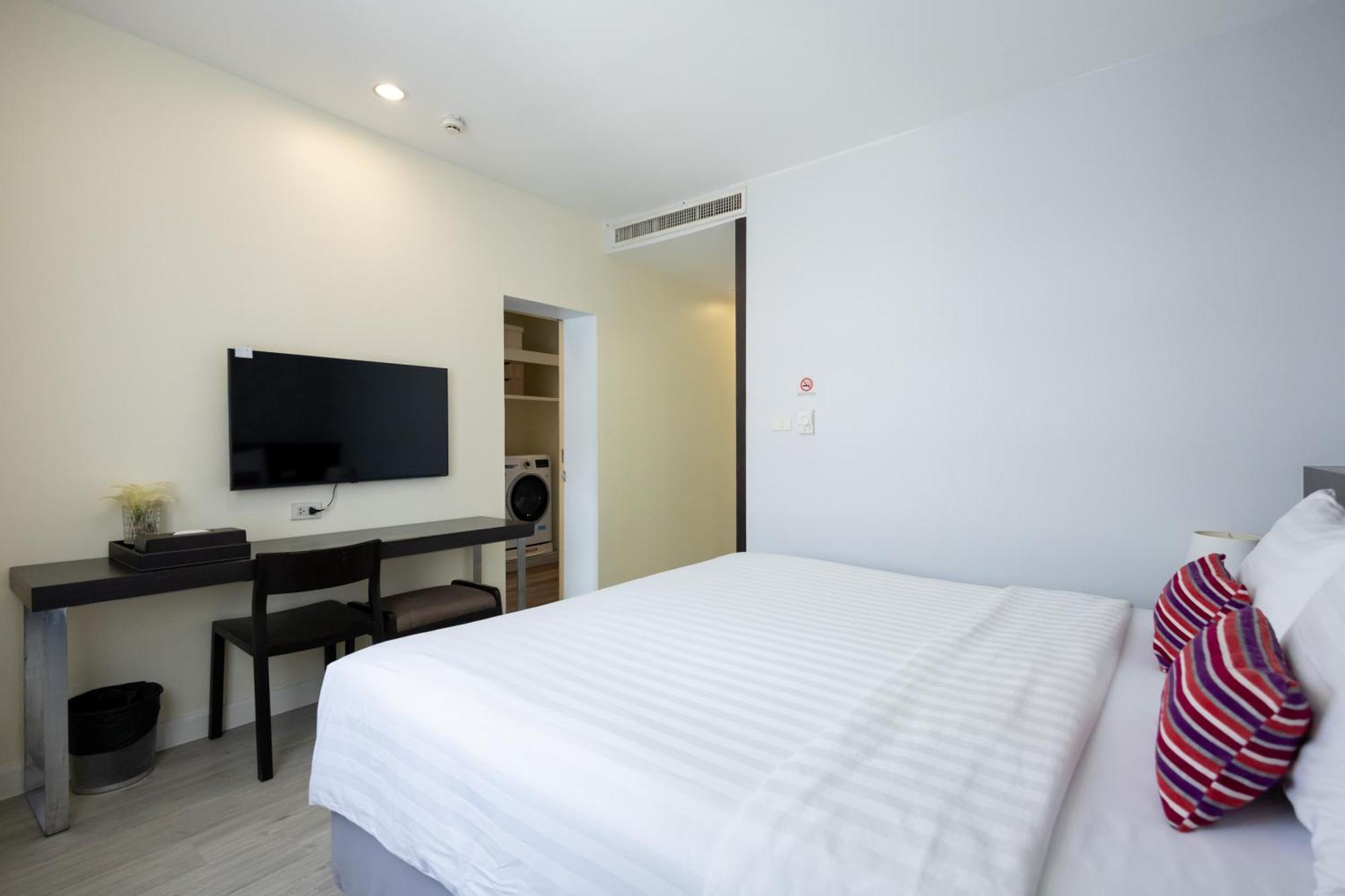 Two-Bedroom Suite Bathtub