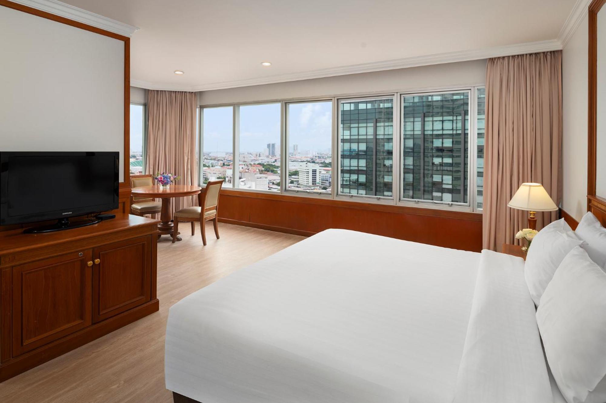 Executive Suite,1773668120:JPEG