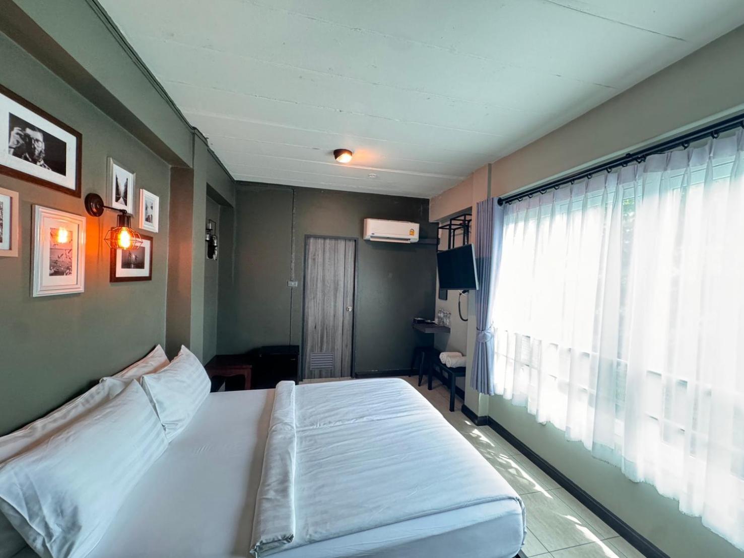 Twin Room Private Bathroom